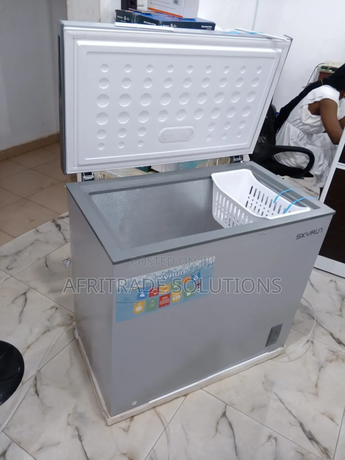 Skyrun 200l Freezer - Saves Electricity