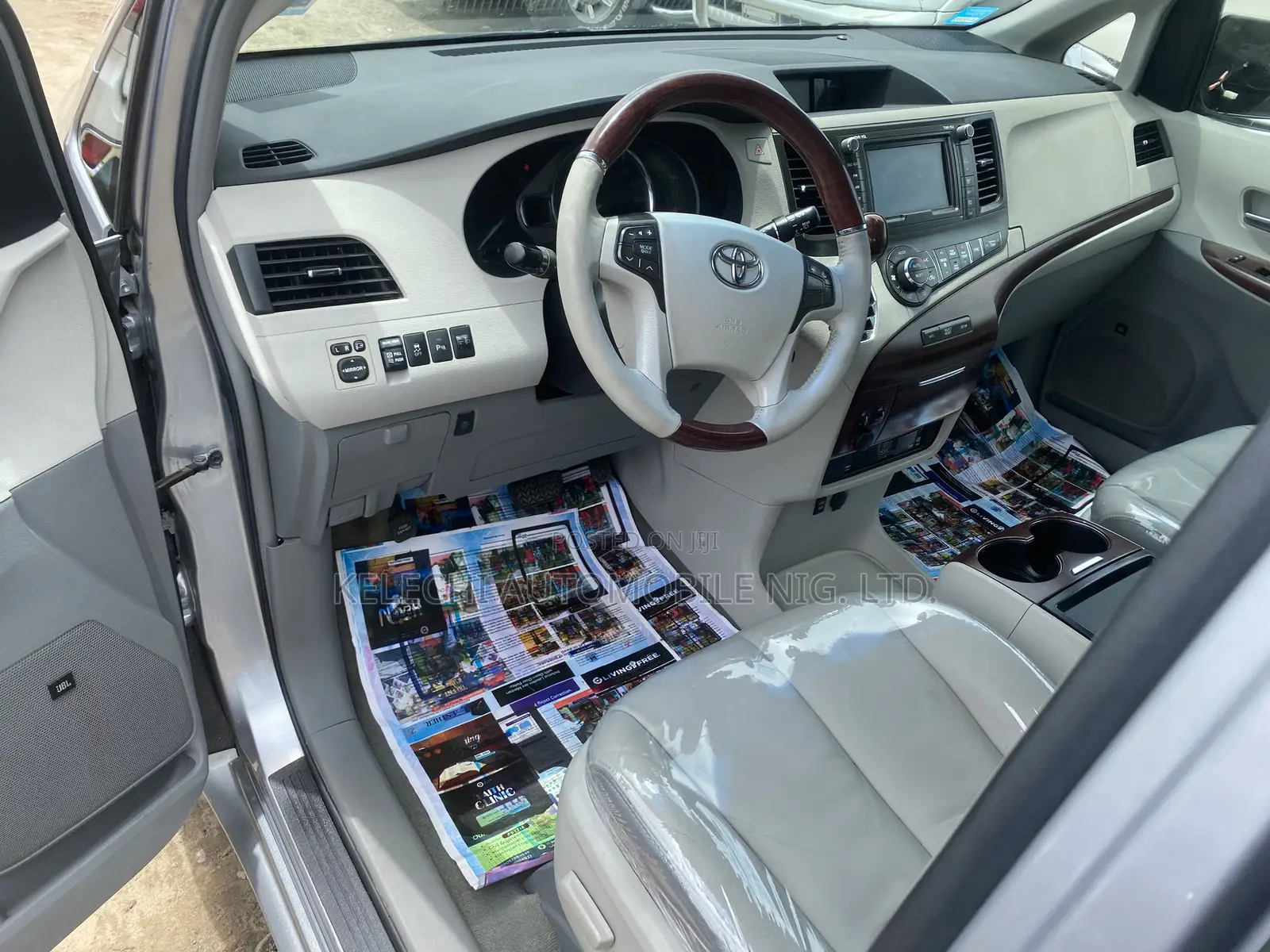 Toyota Sienna Limited 7 Passenger 2012 Silver