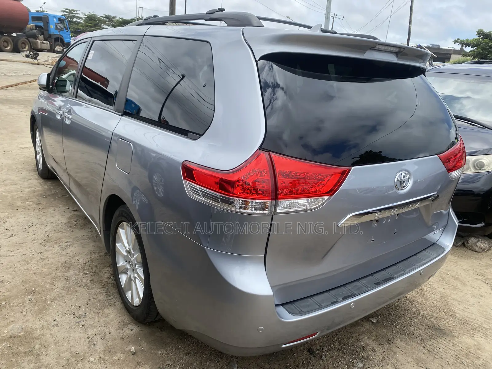 Toyota Sienna Limited 7 Passenger 2012 Silver