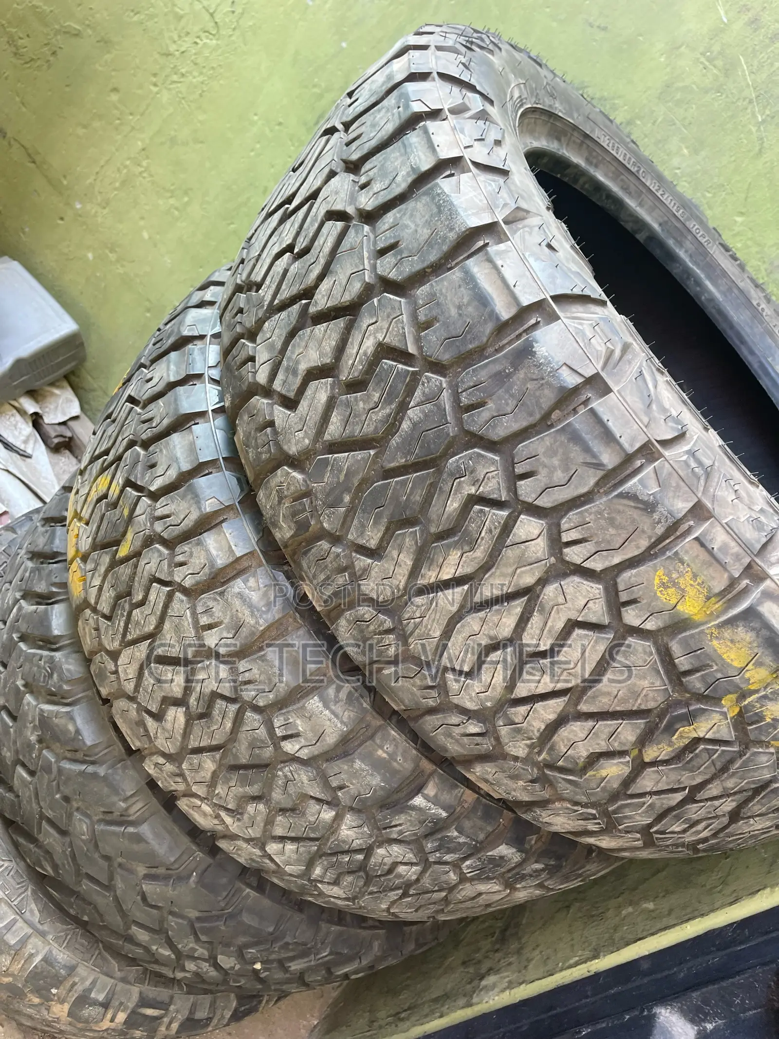 285/65r18 Set