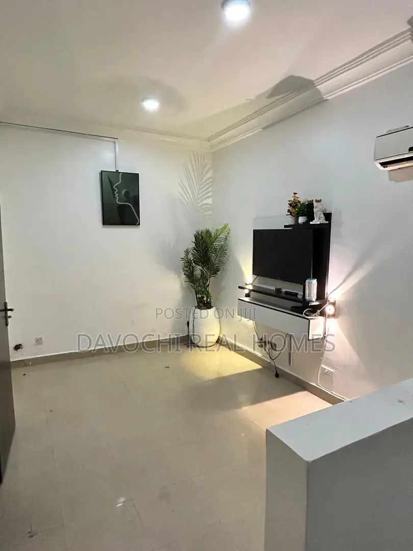 Furnished 2bdrm Apartment in Lekki Phase 1 for rent