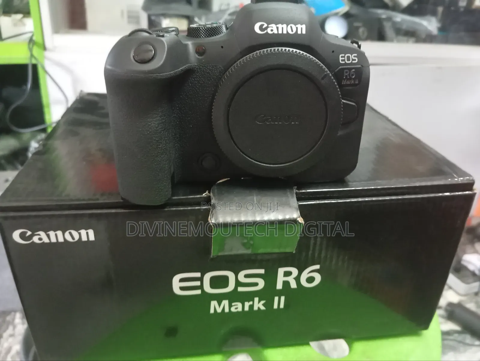 Canon R6ii Is Mirror Less Camera for Sale in Ojo Alaba