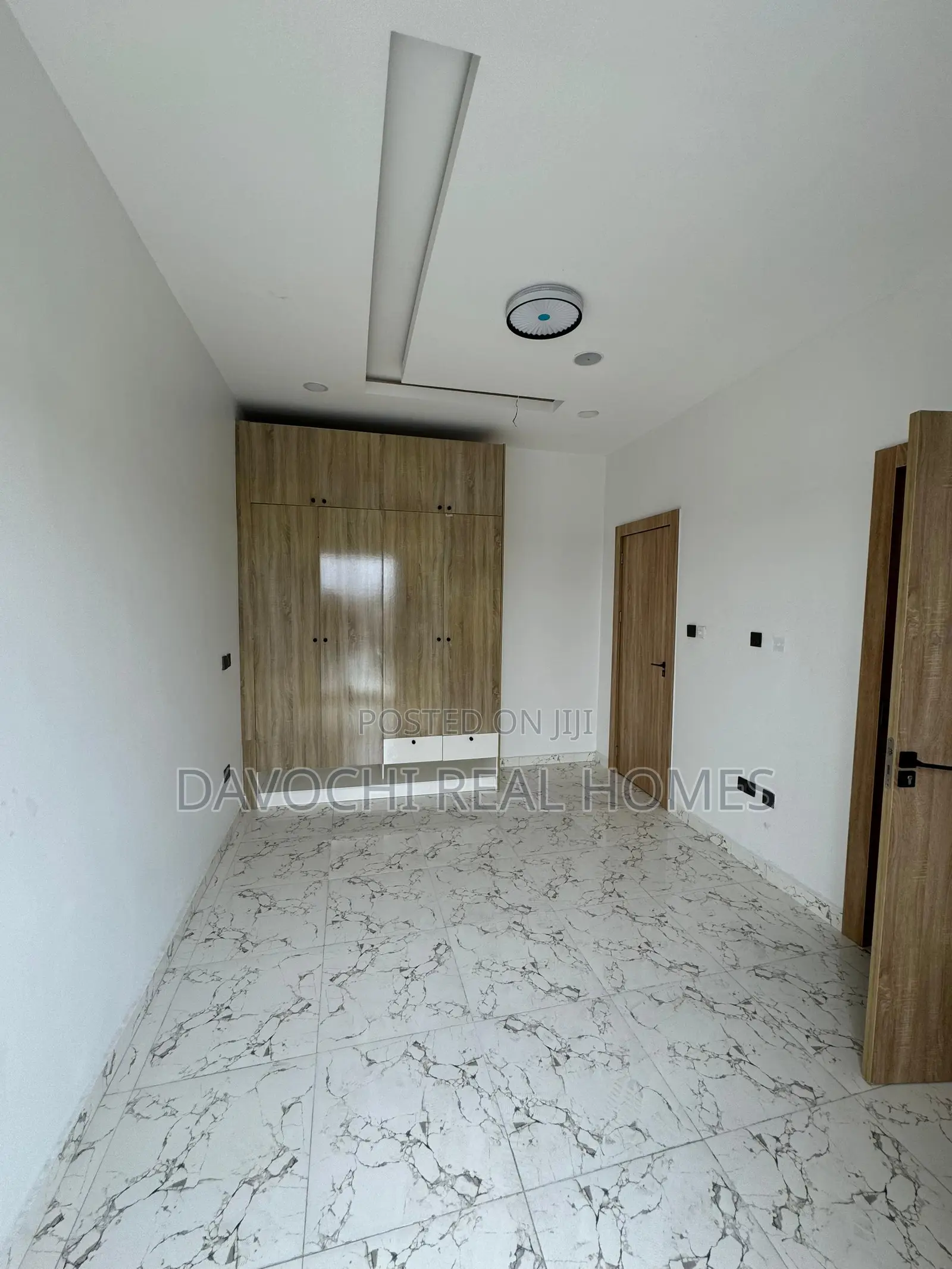 3bdrm Apartment in Chevron for rent