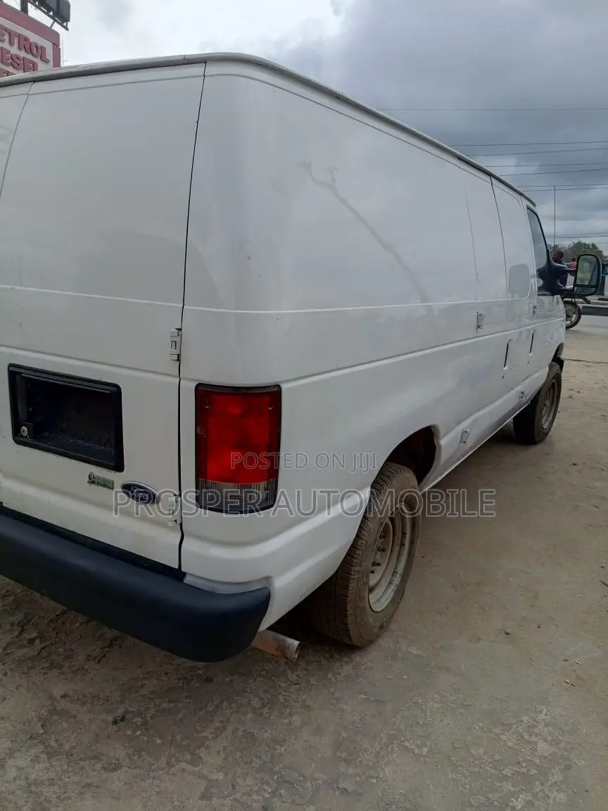 Ford E250 2014 White
