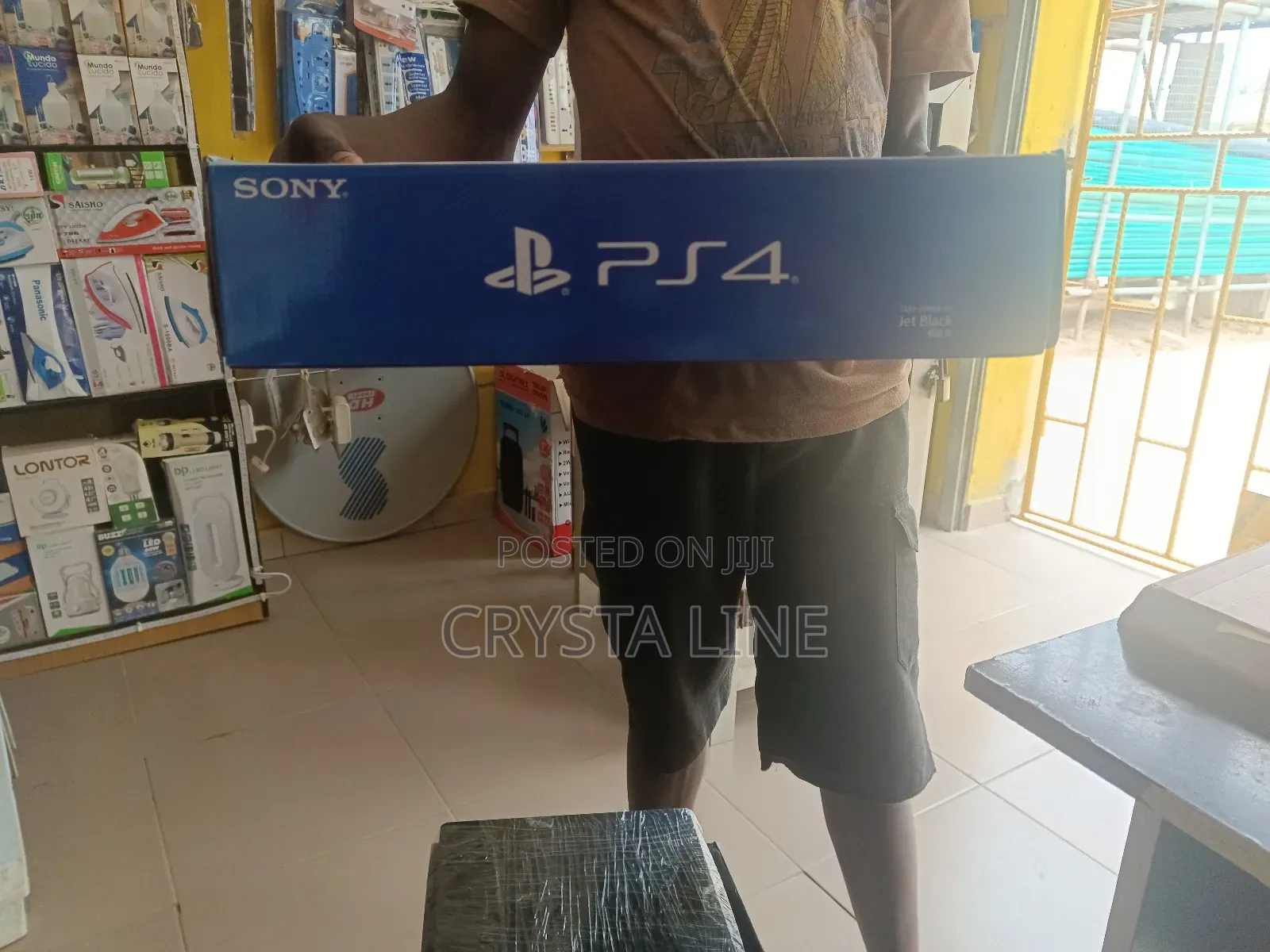 Brand New Ps4 Station With One Controller,500gb .