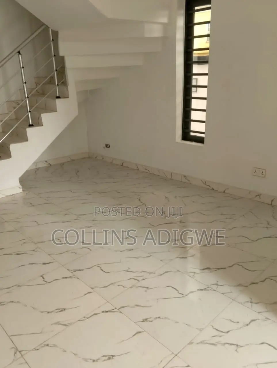 5bdrm Duplex in Thomas Estate Ext for sale