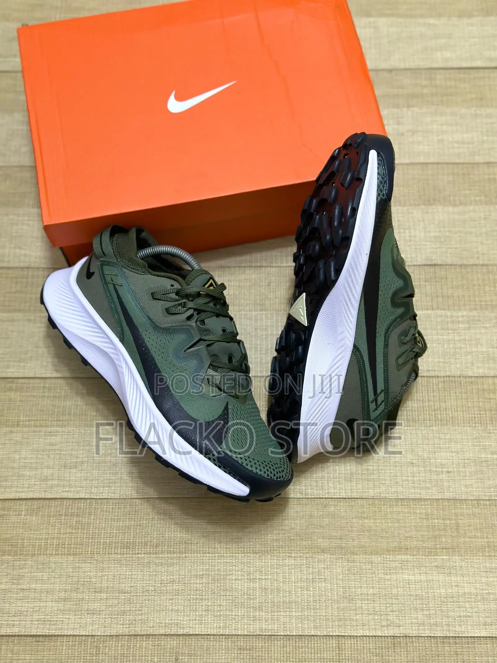 Original Nike Pegasus Trail Green Sneakers
