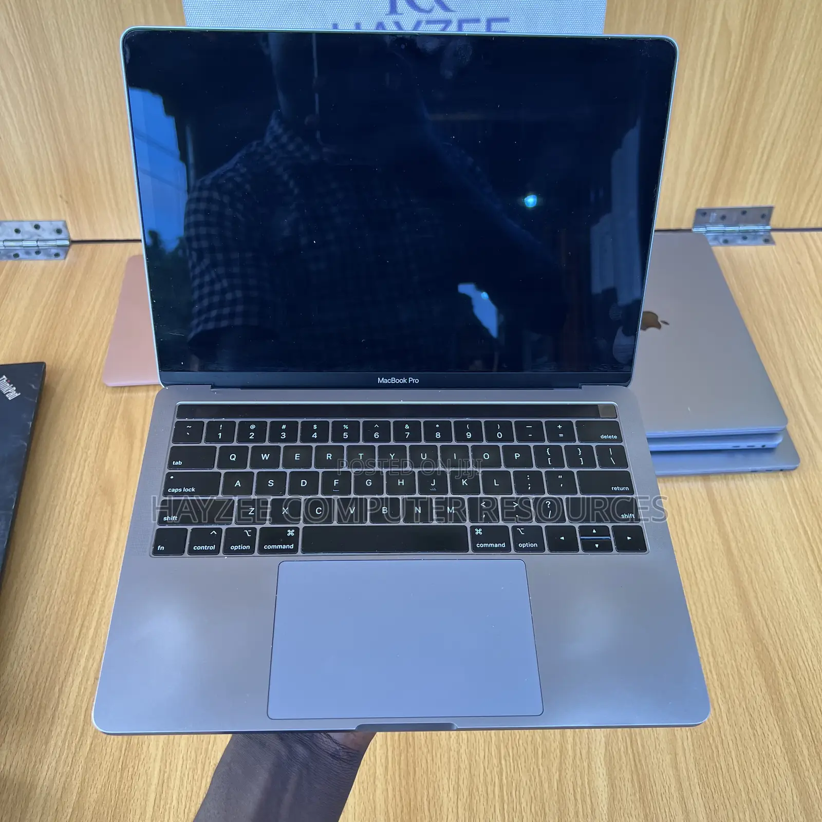 Laptop Apple MacBook 2020 16GB Intel Core I7 SSD 1T