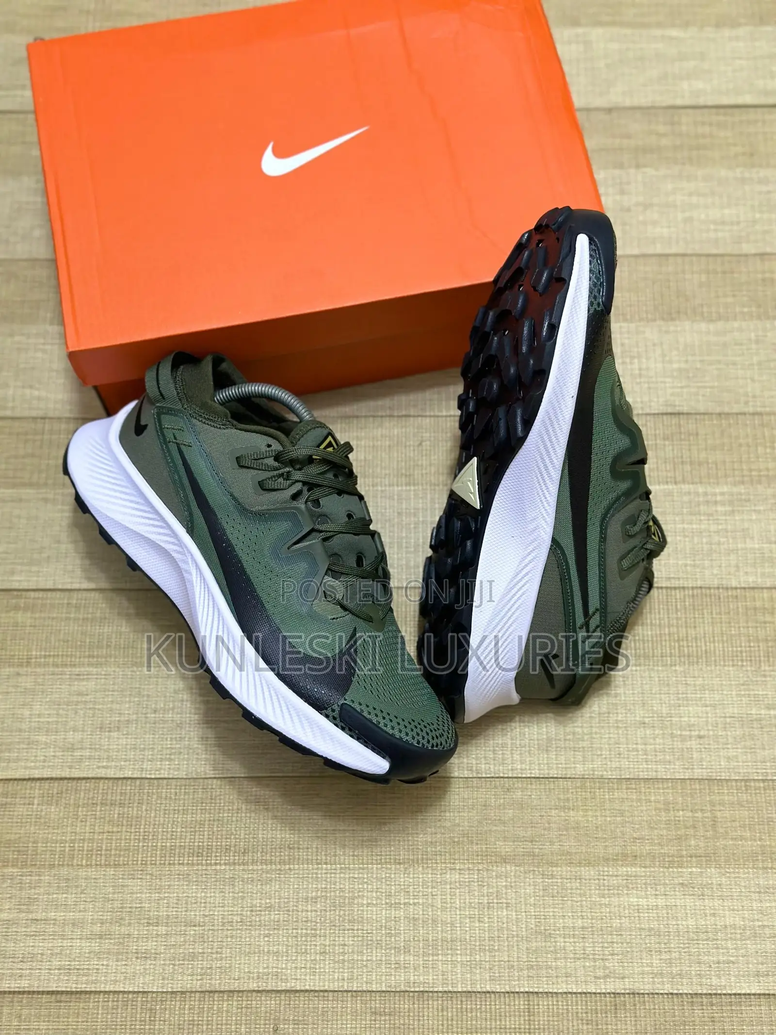 Original Nike Pegasus Trail Green Sneakers