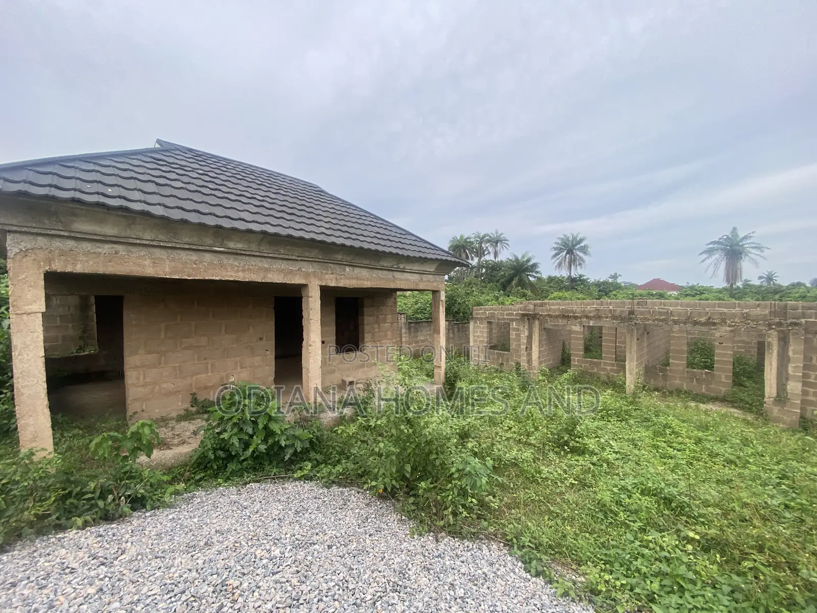 8bdrm Bungalow in Elewuro , Akobo for sale