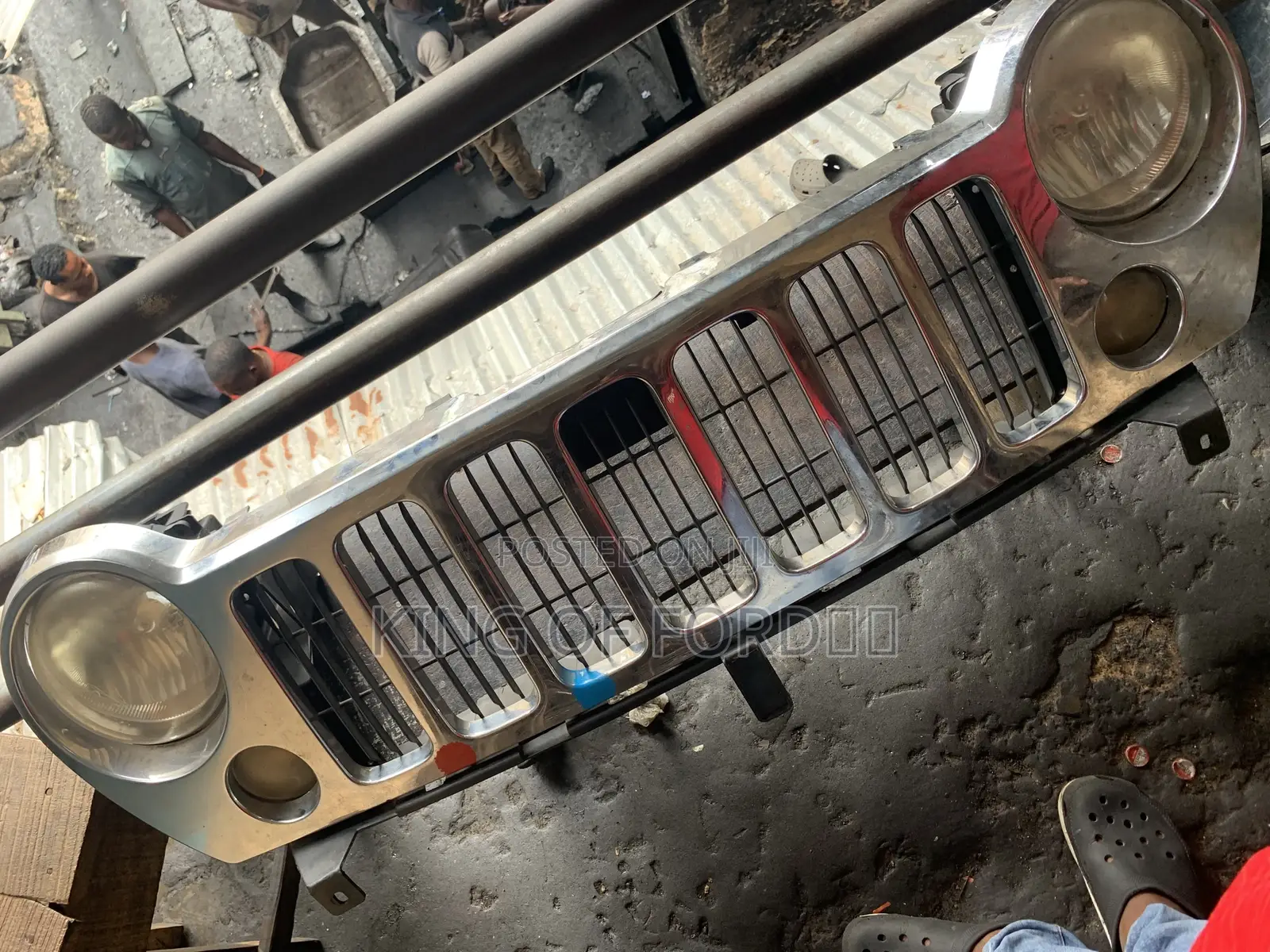 Jeep Liberty 2005 Front Grill