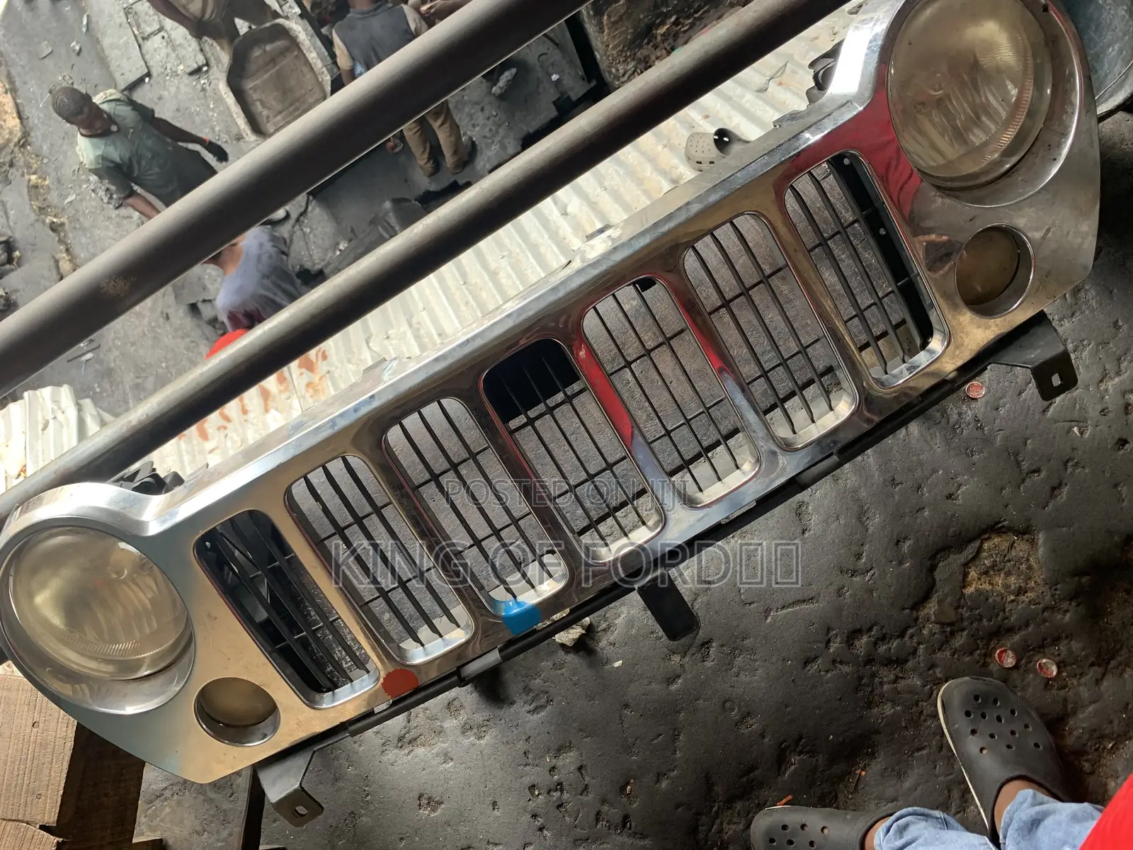 Jeep Liberty 2005 Front Grill