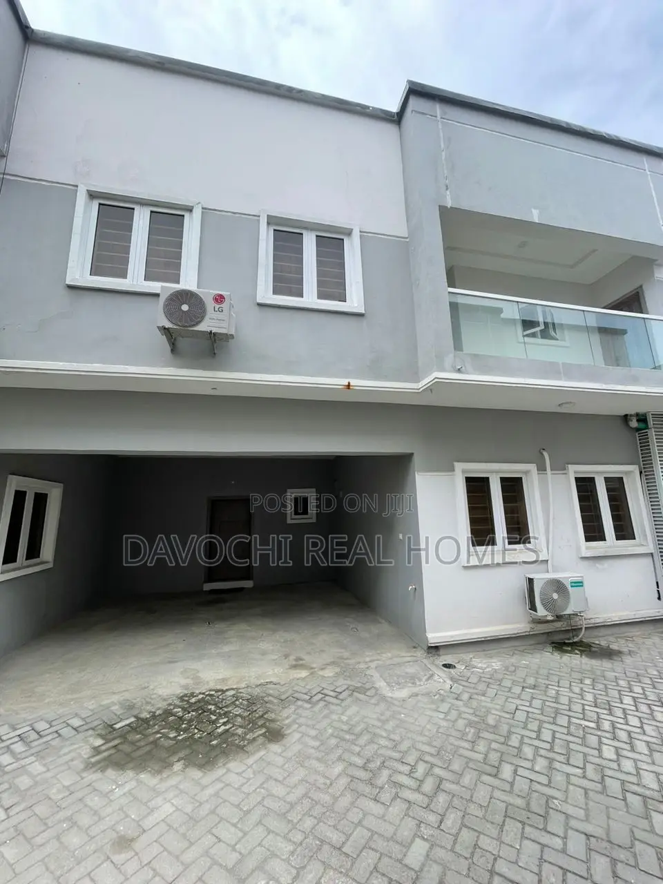 3bdrm Duplex in Lekki Phase 2 for rent