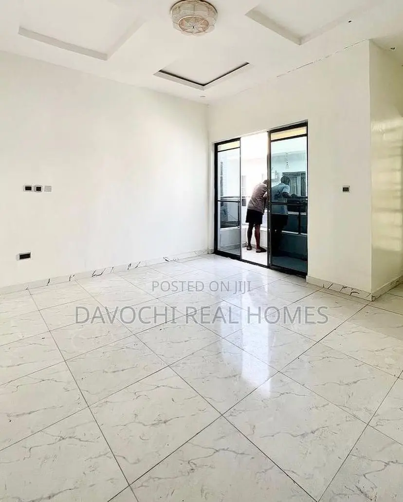 4bdrm Duplex in Ikota for rent
