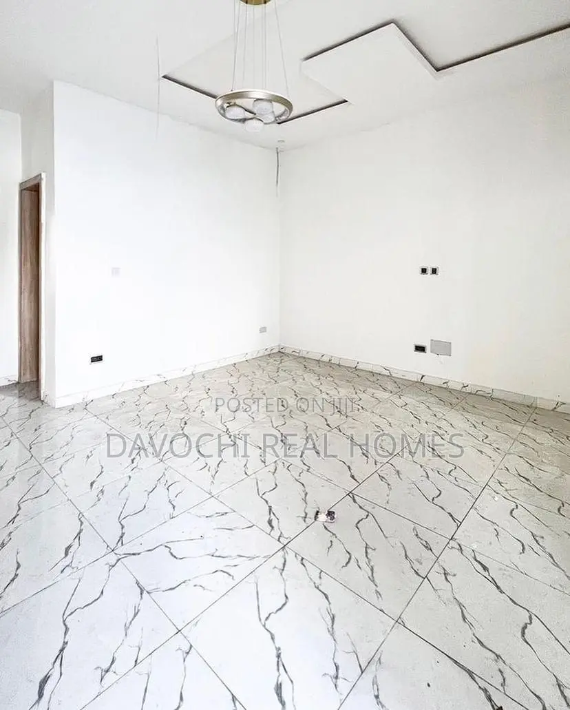 4bdrm Duplex in Ikota for rent