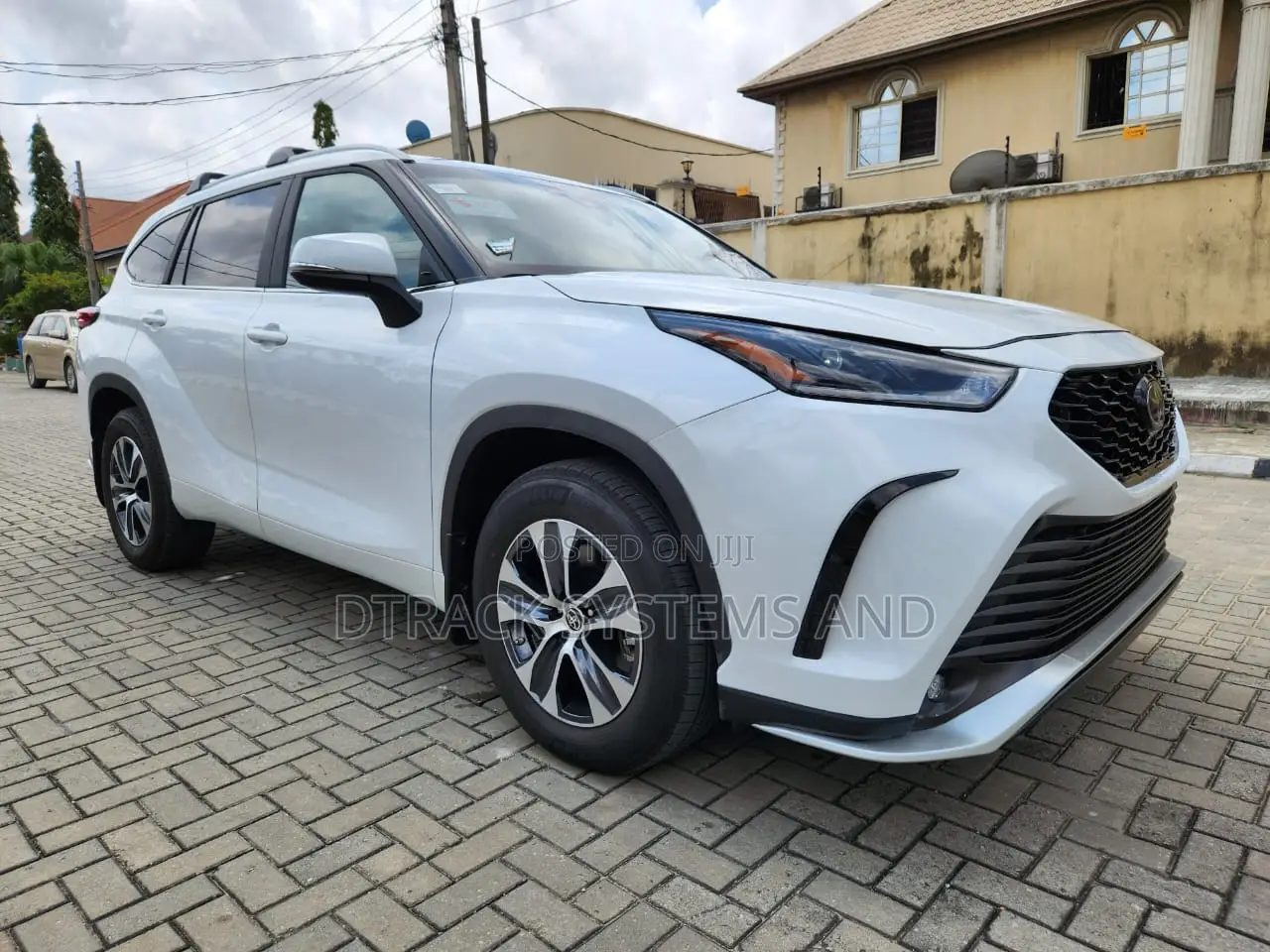 Toyota Highlander XLE AWD 2023 White