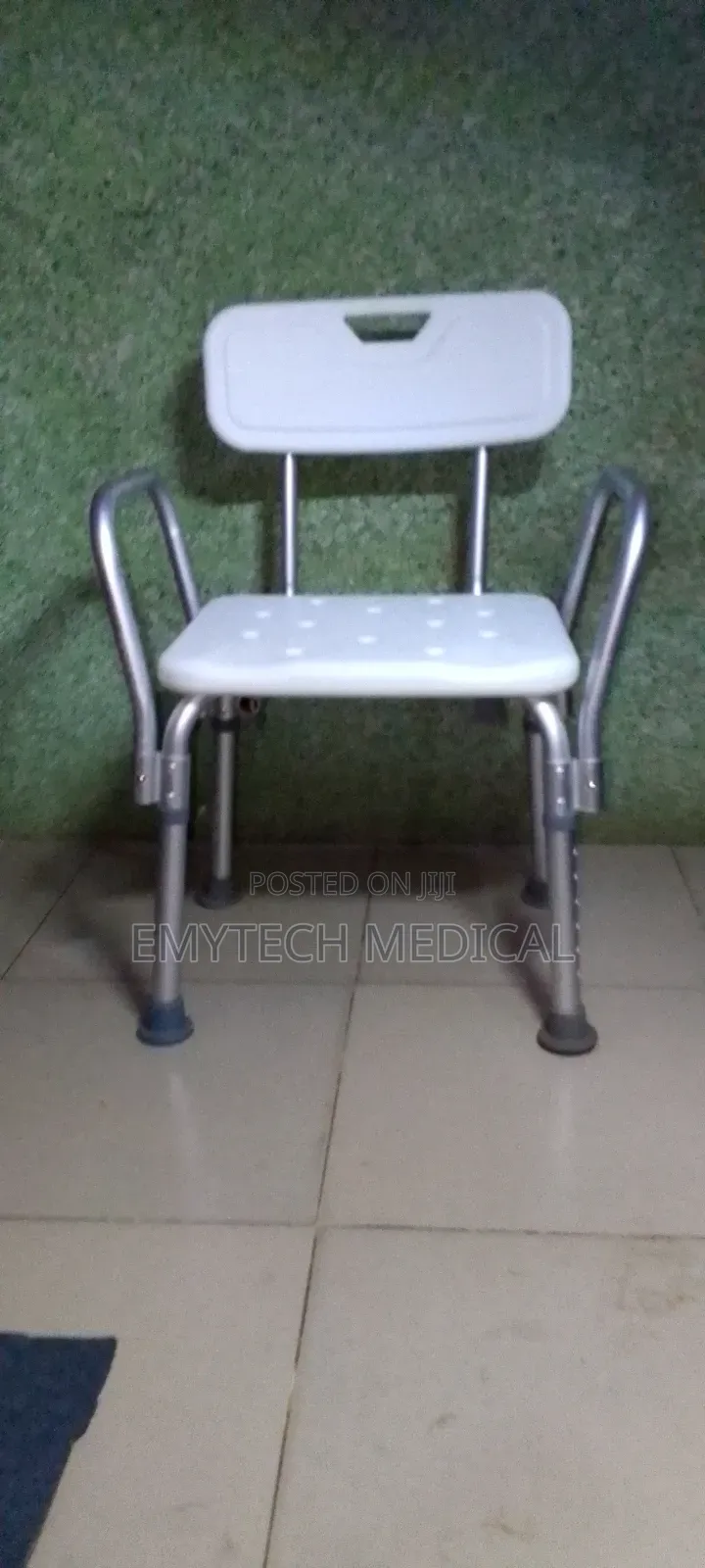 Elderly Bathing Seat With Guild
