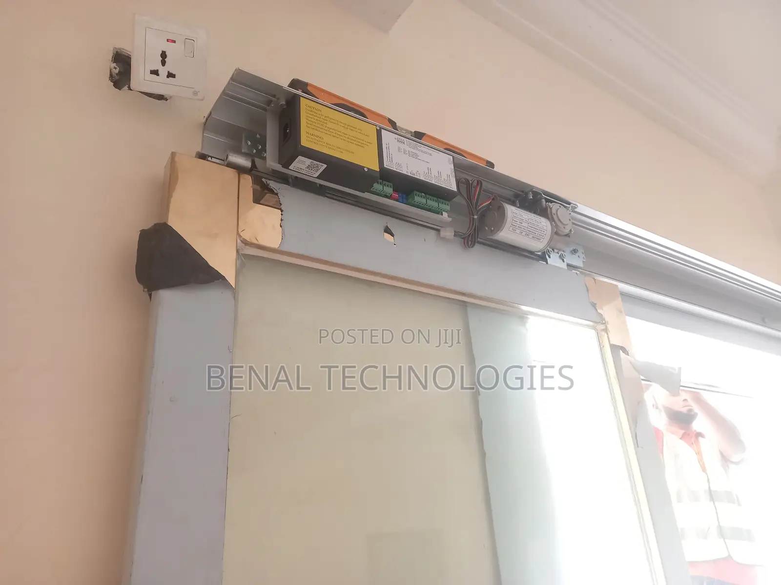 Motion-Sensor Entryway With Glass Sliding