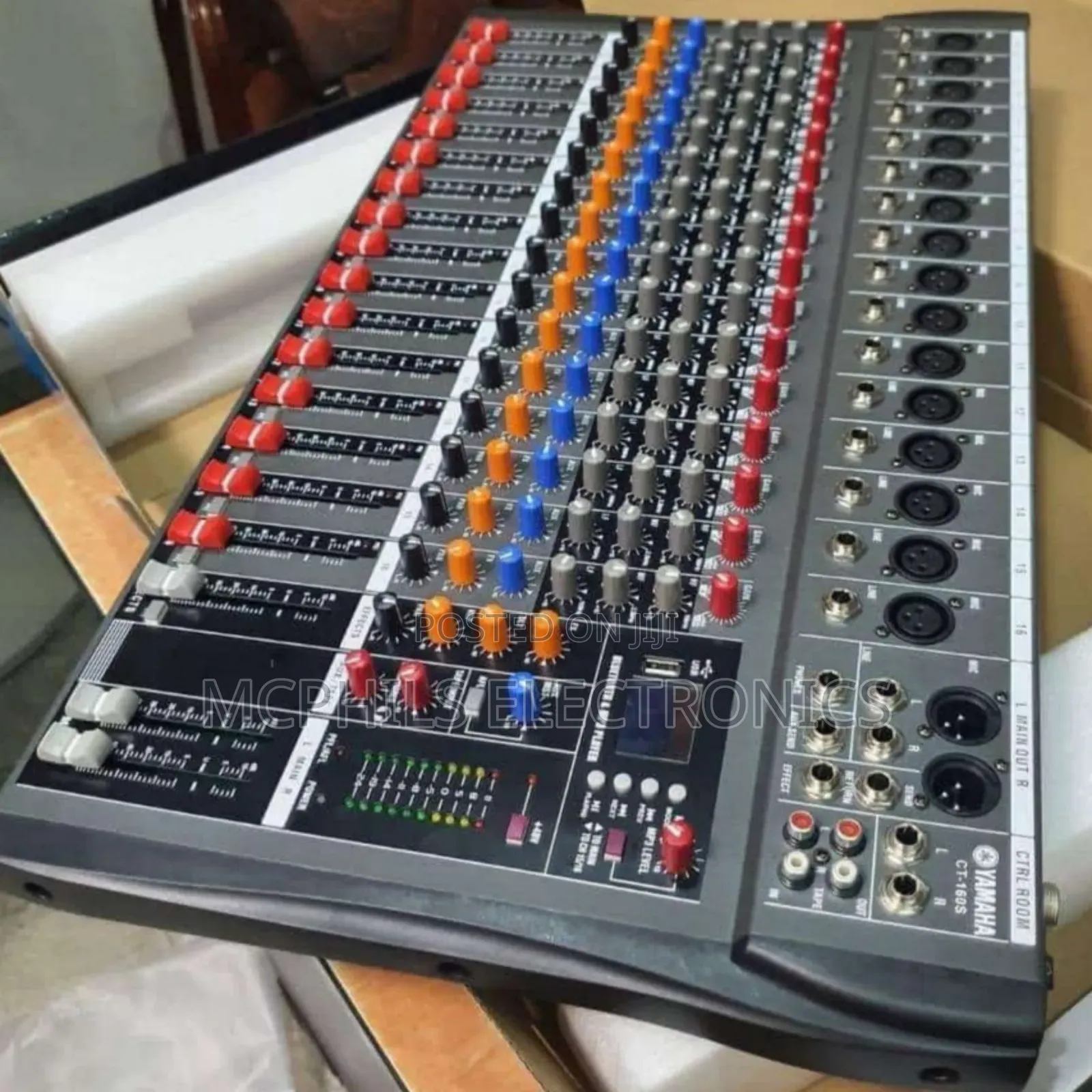 Yamaha Ct-160s Flat Console. 16channels