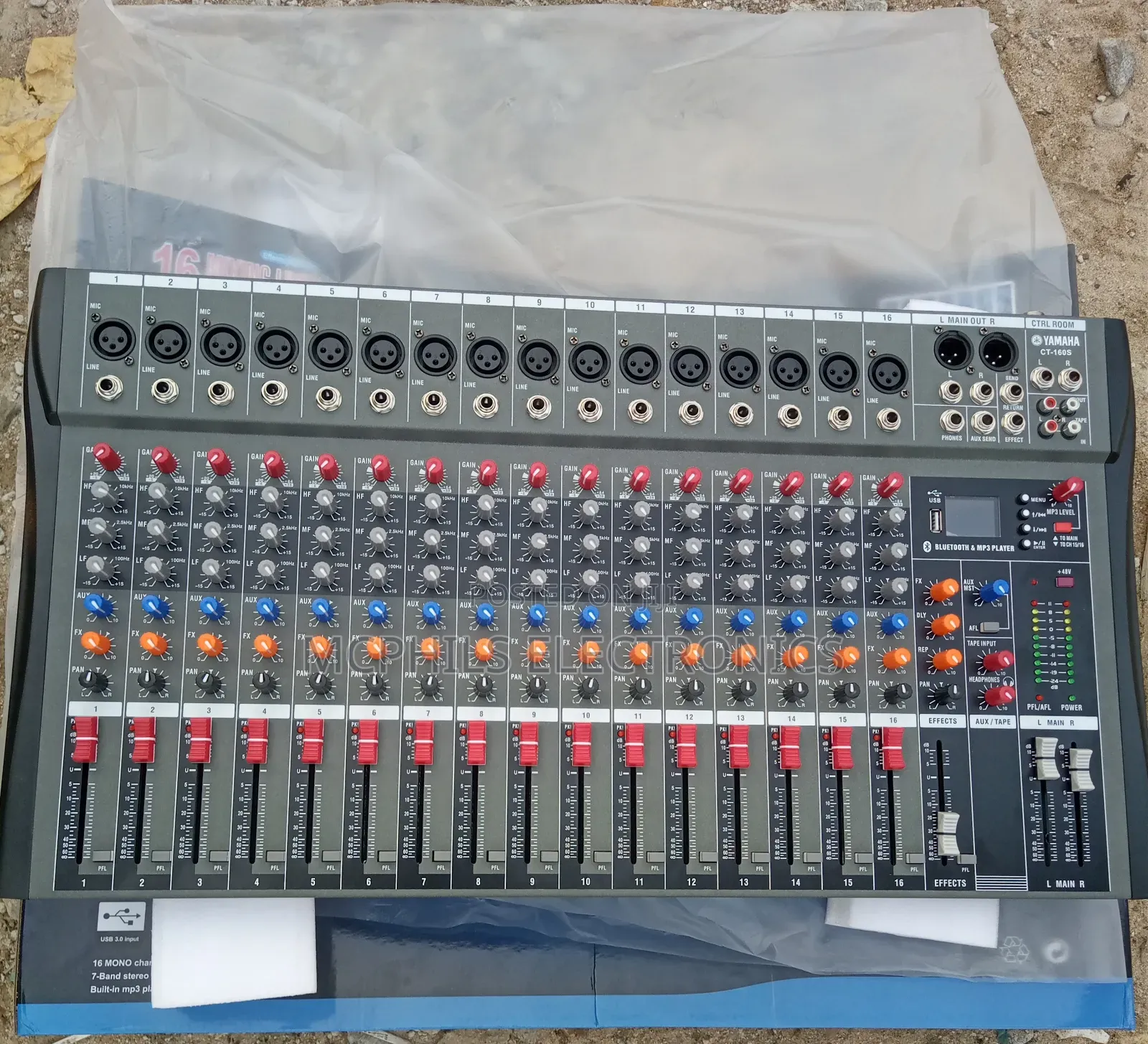 Yamaha Ct-160s Flat Console. 16channels