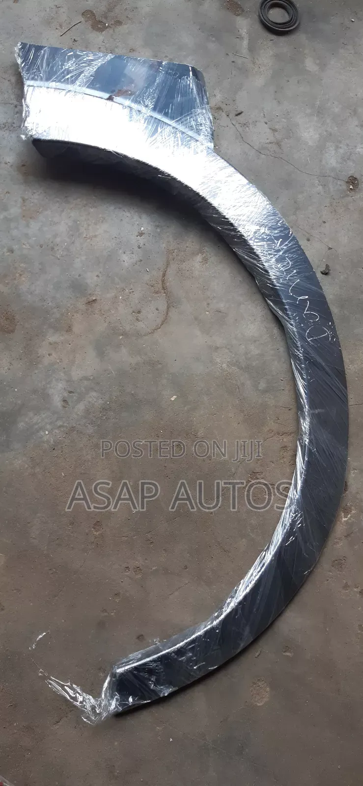 Fender Crome for Mitsubishi Pajero 2008