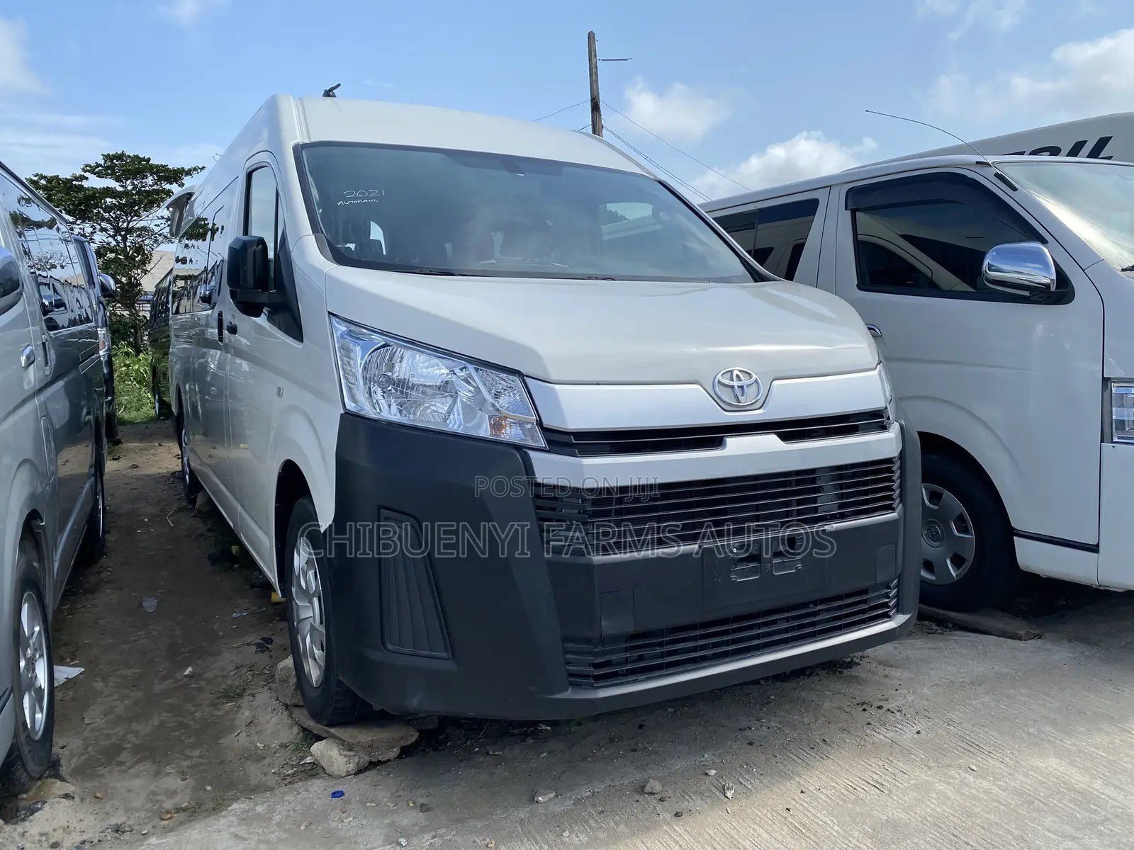 Toyota HiAce 2021 White