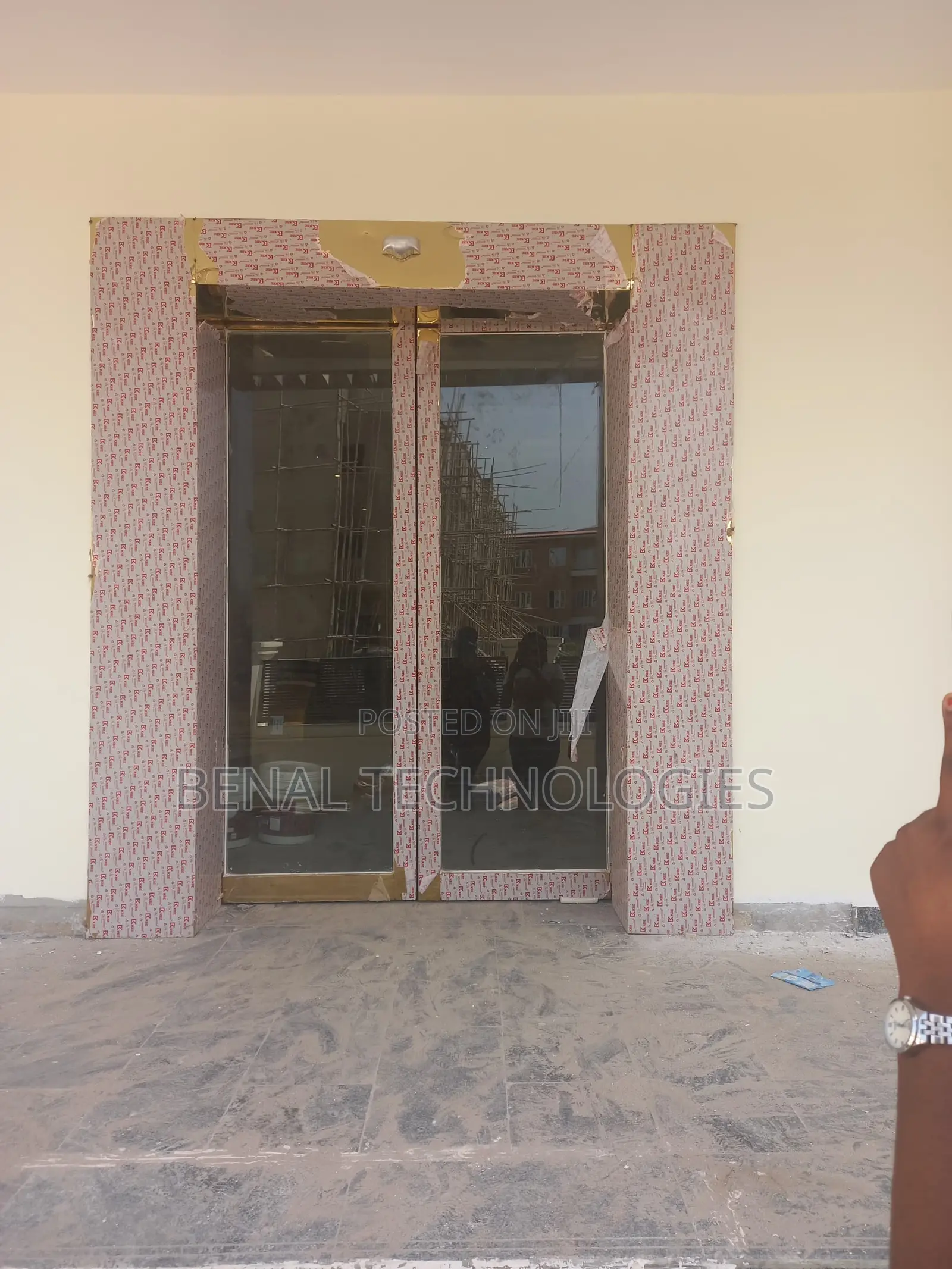 Motion-Aware Glass Sliding System