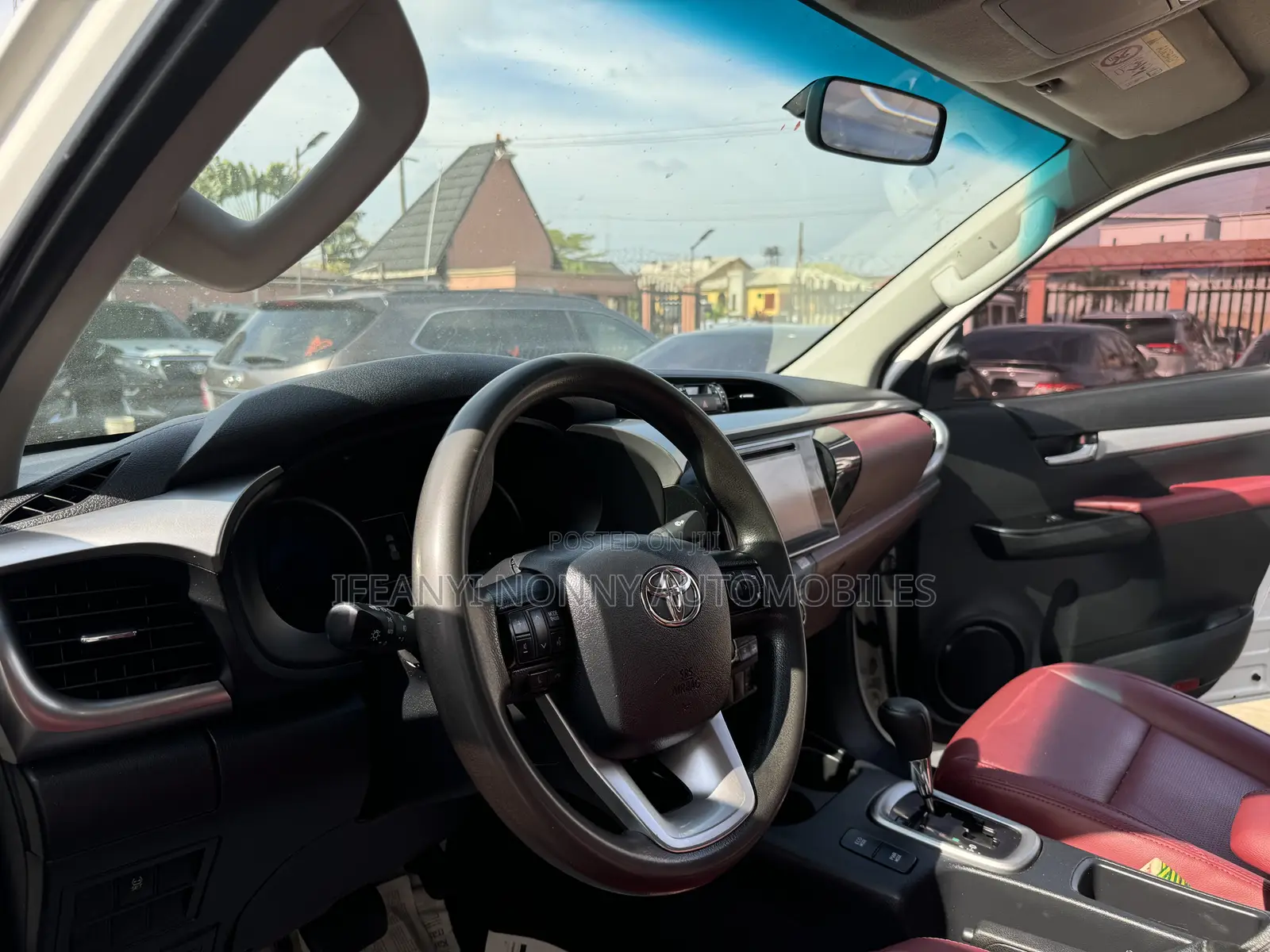 Toyota Hilux 2019 White