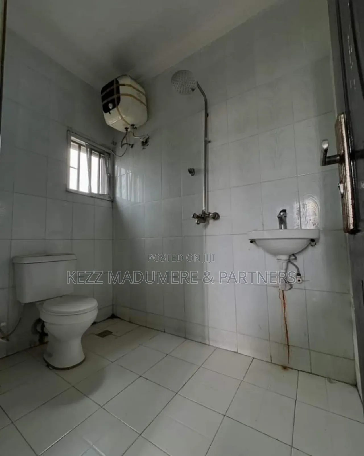 6bdrm Block of Flats in Ozuoba , Port for sale