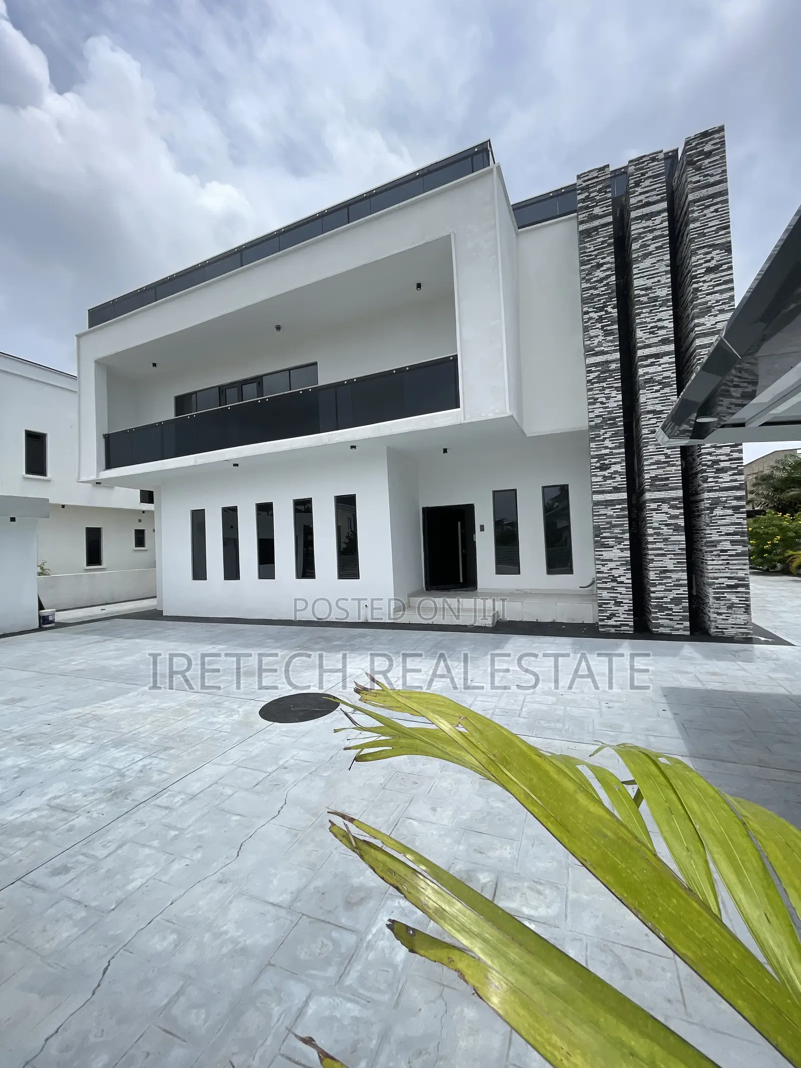 5bdrm Duplex in Royal Garden Estate for sale