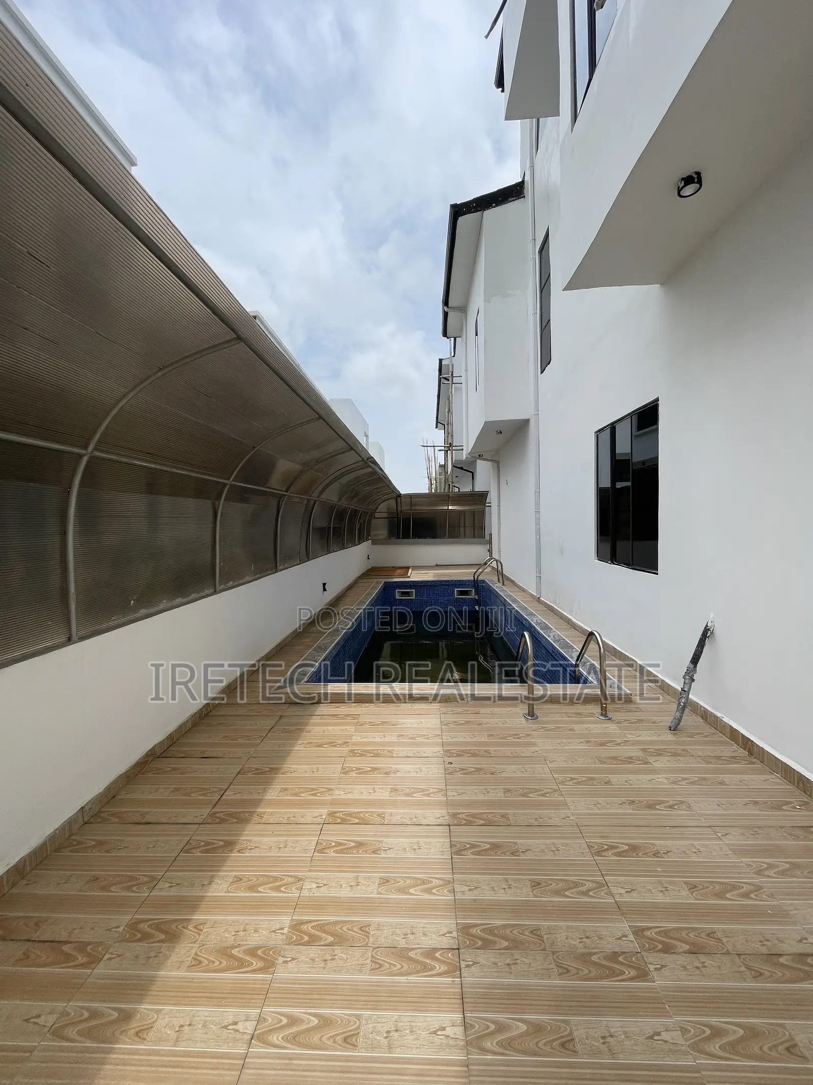 5bdrm Duplex in Royal Garden Estate for sale