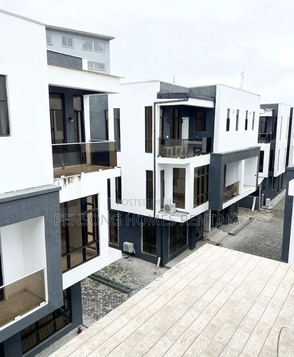 4bdrm Duplex in Victoria Island for rent