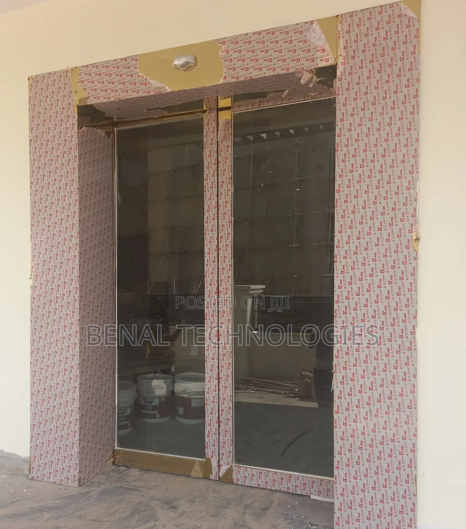 Intelligent Glass Door Entry With Sensors