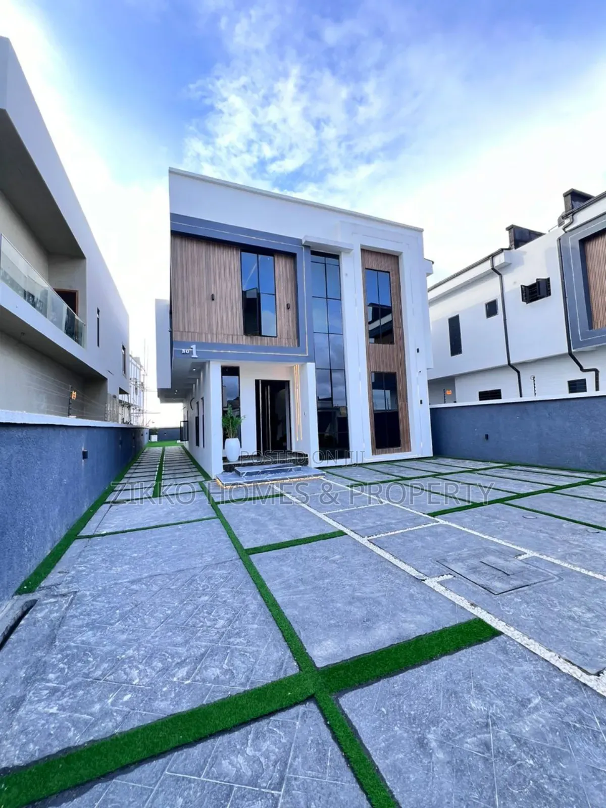 5bdrm Duplex in Ajah for sale