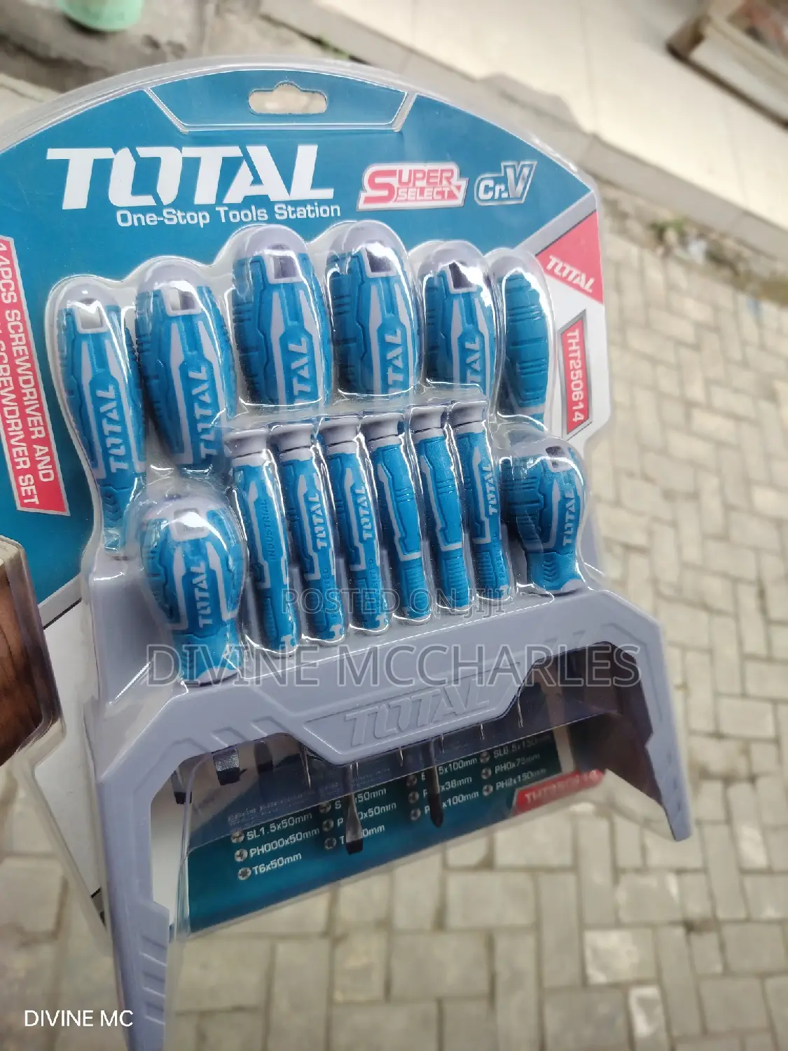 14 Pieces of Screw Driver Set