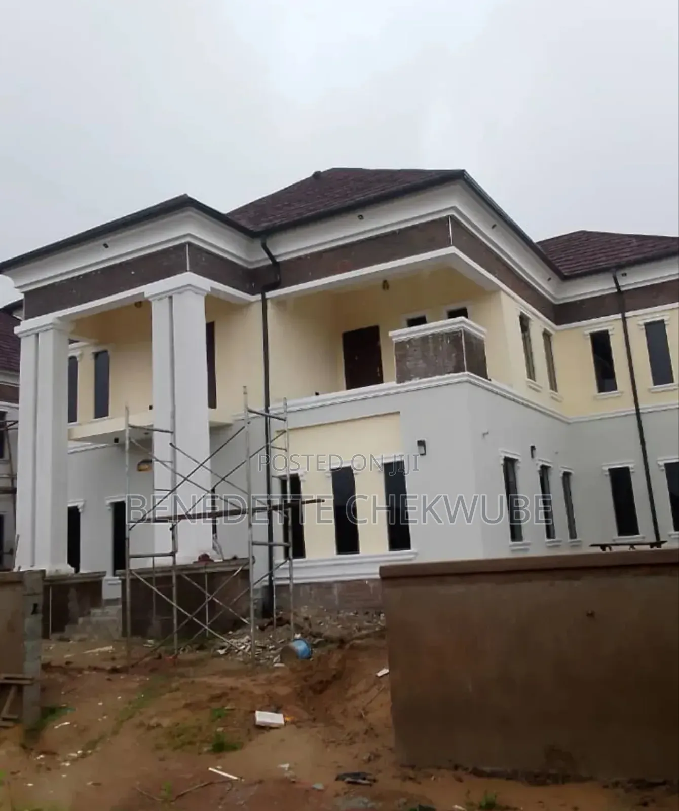 5bdrm Duplex in Nut Road Lugbe for sale