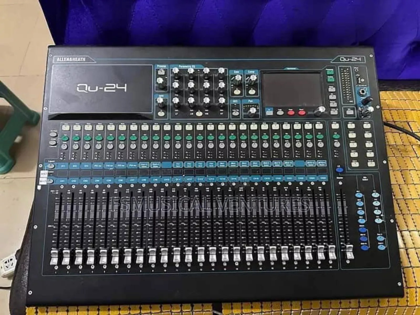 ALLEN HEATH QU-24 24 Channel Digital Mixer