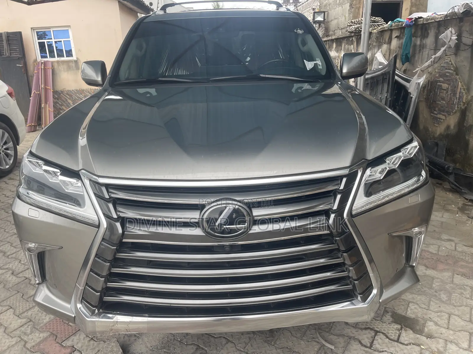 Lexus LX 570 AWD 2018 Gray