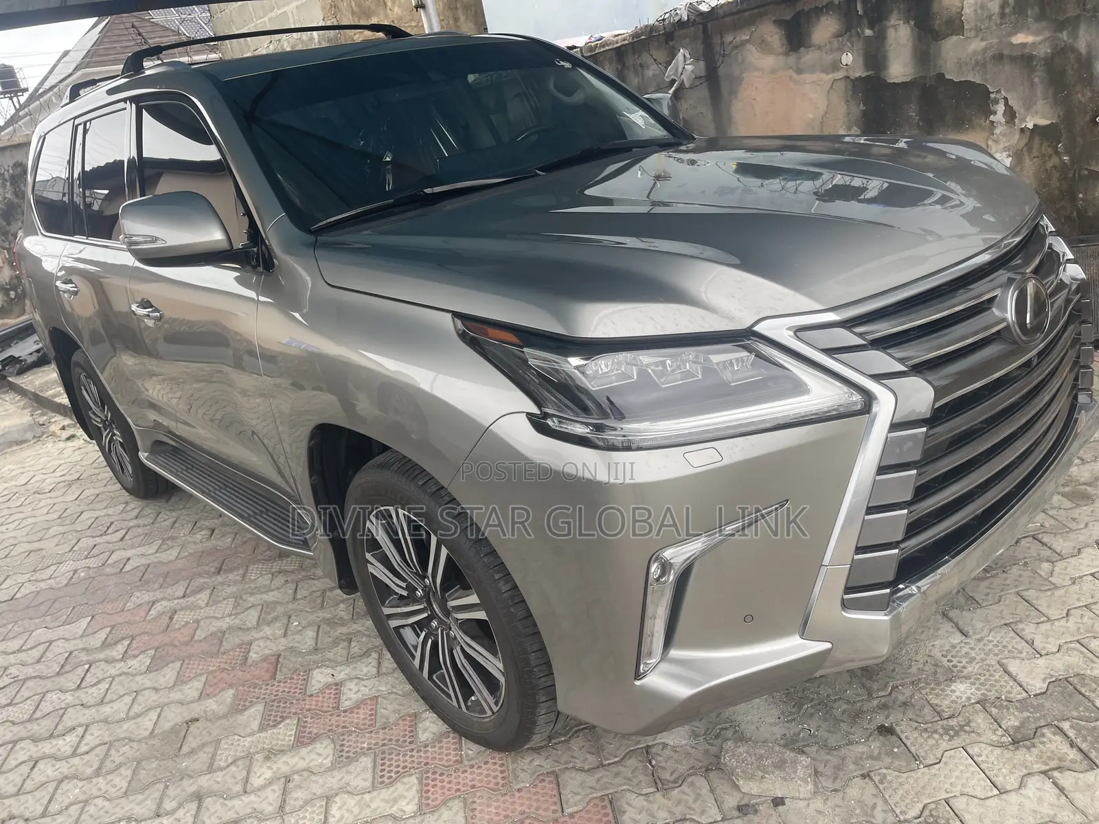 Lexus LX 570 AWD 2018 Gray