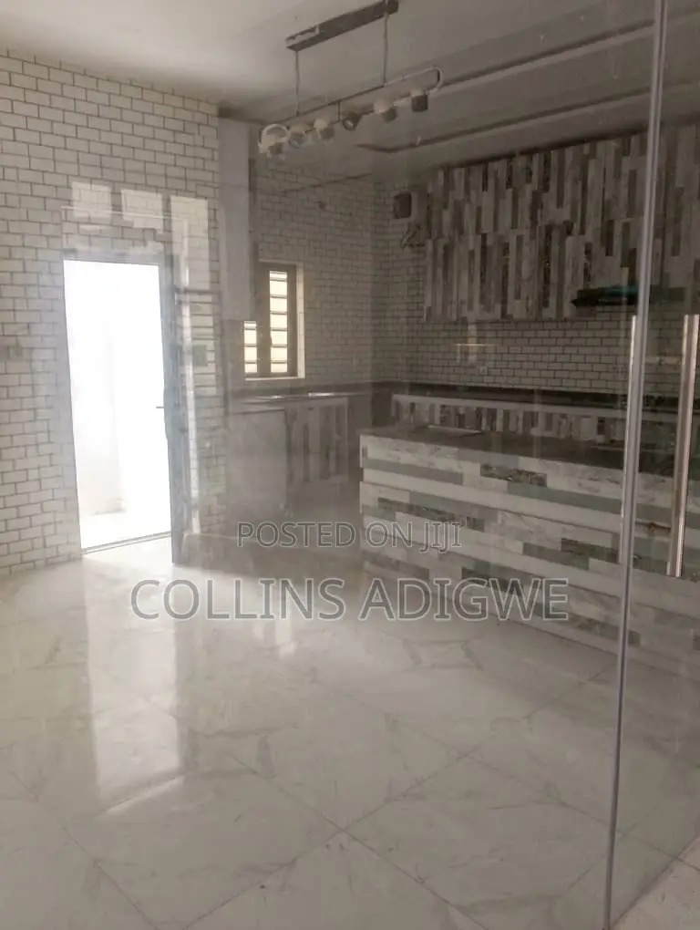 3bdrm Townhouse/Terrace in Orchid Lekki, Chevron for Sale