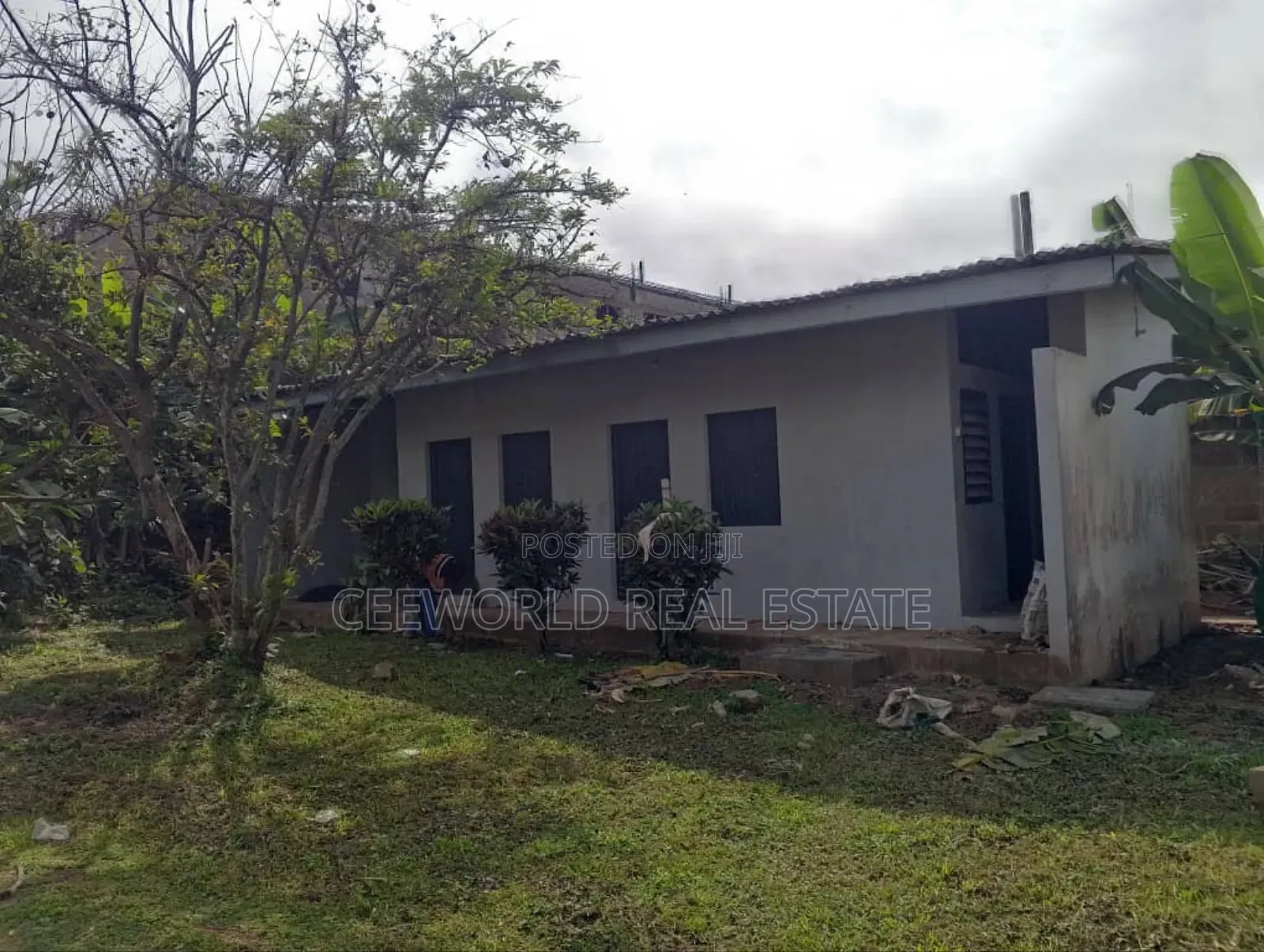 Commercial Building 9 Bedroom Flat