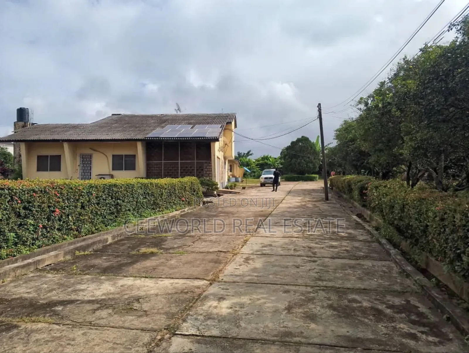 Commercial Building 9 Bedroom Flat