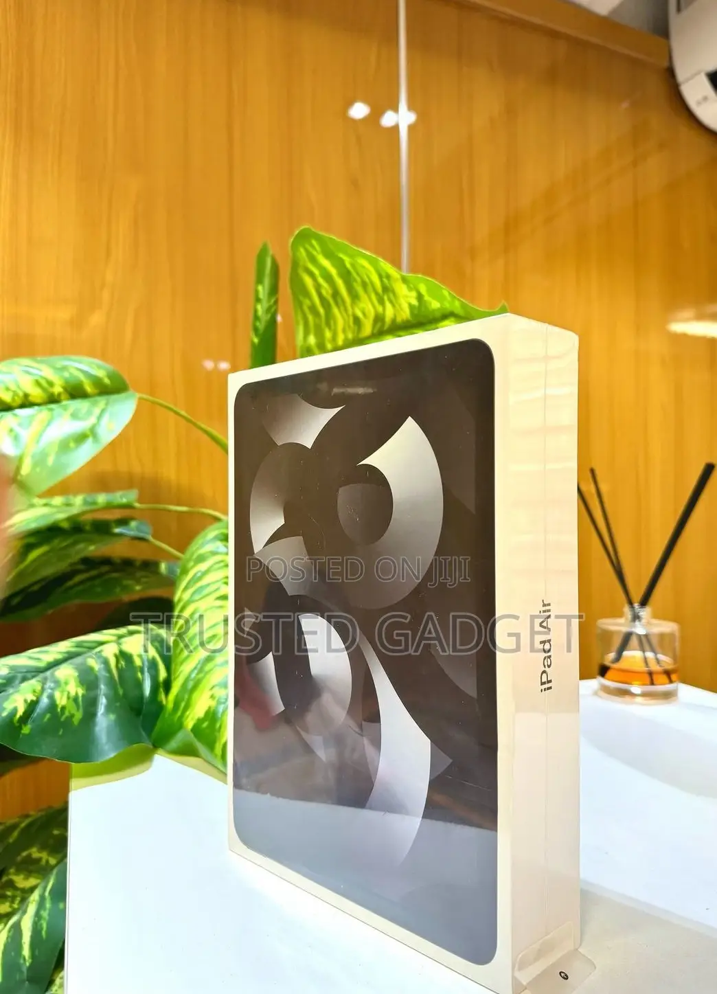 New Apple iPad Air 64 GB Black