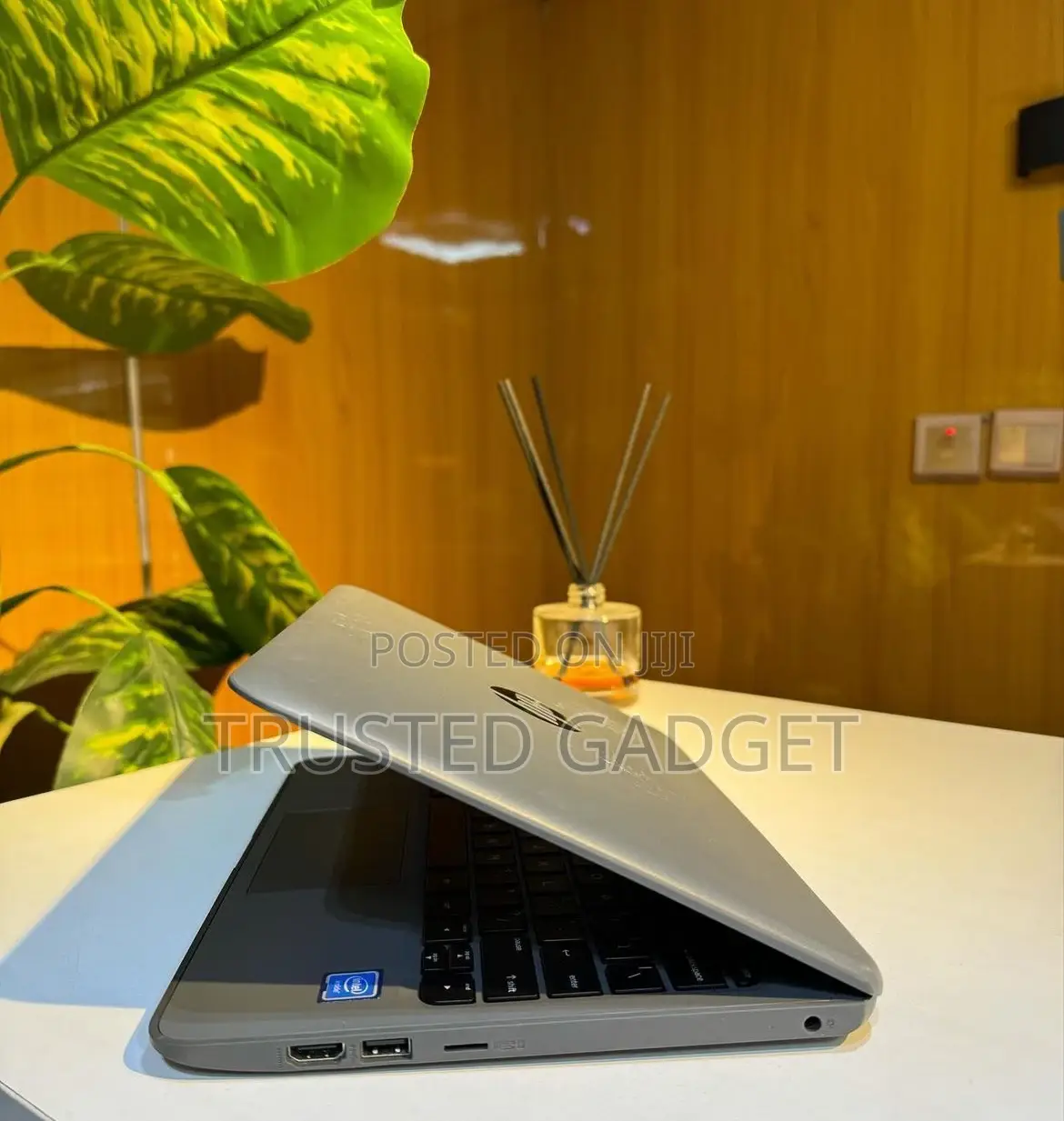 Laptop HP Stream 11 Pro G4 EE 4GB Intel Pentium SSD 60GB
