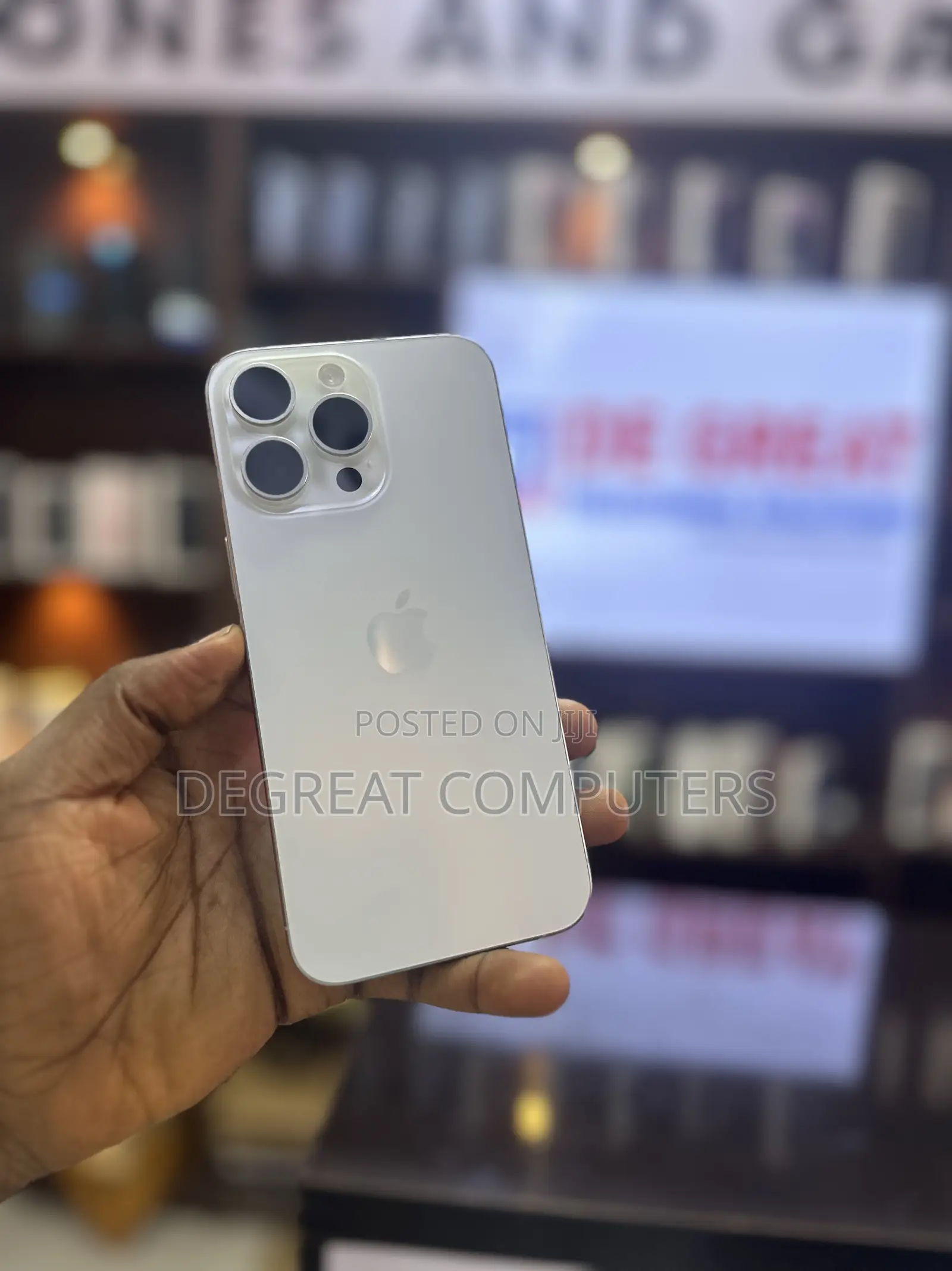 New Apple iPhone 15 Pro Max 256 GB White