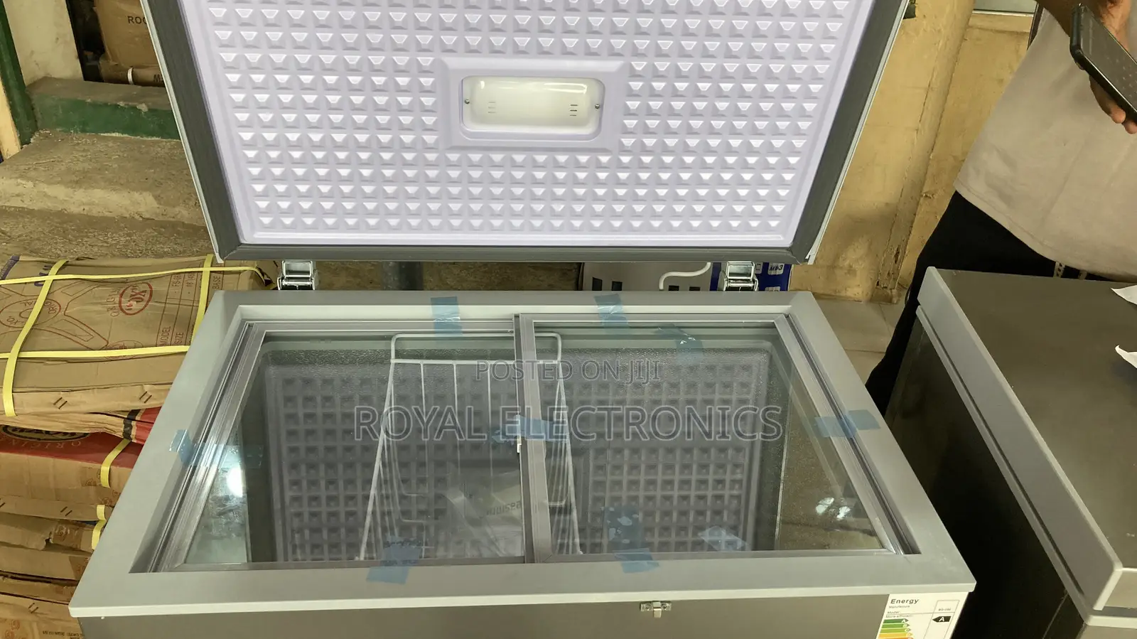 Snowsea Chest Freezer(Direct Cool)With Sliding Glass BD-258G