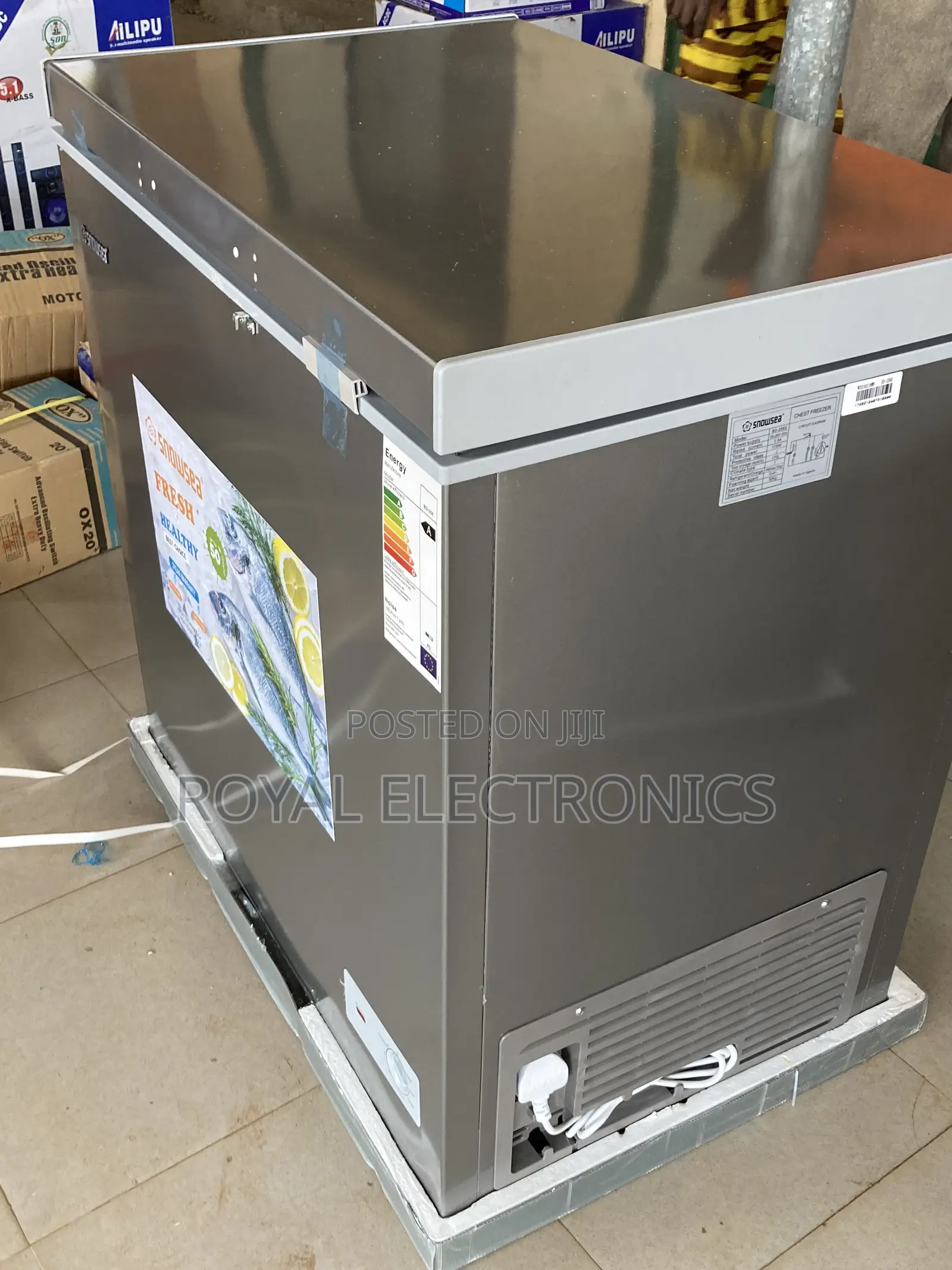 Brand New Chest Freezer 170L With Interior Light(118W Power)