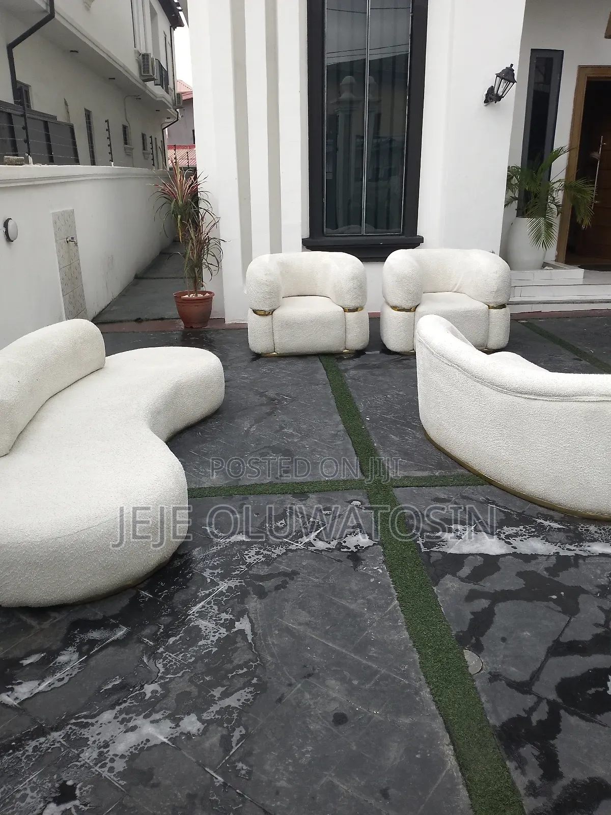 White Chair Cleaning Services