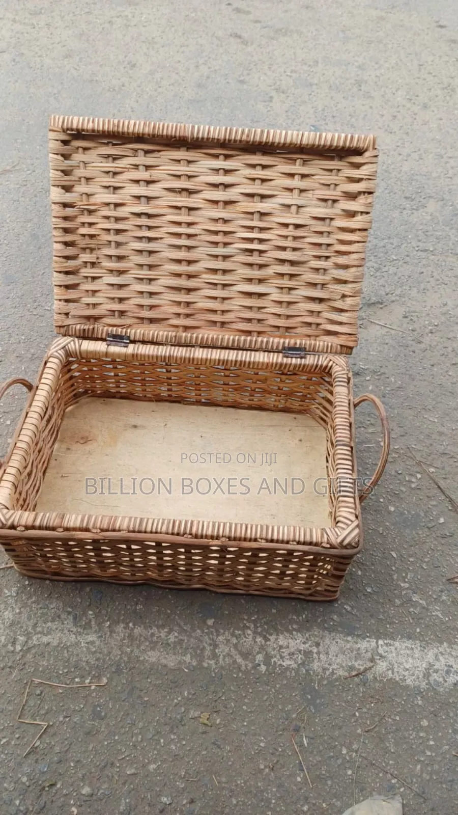 Quality Gift Basket With Cover