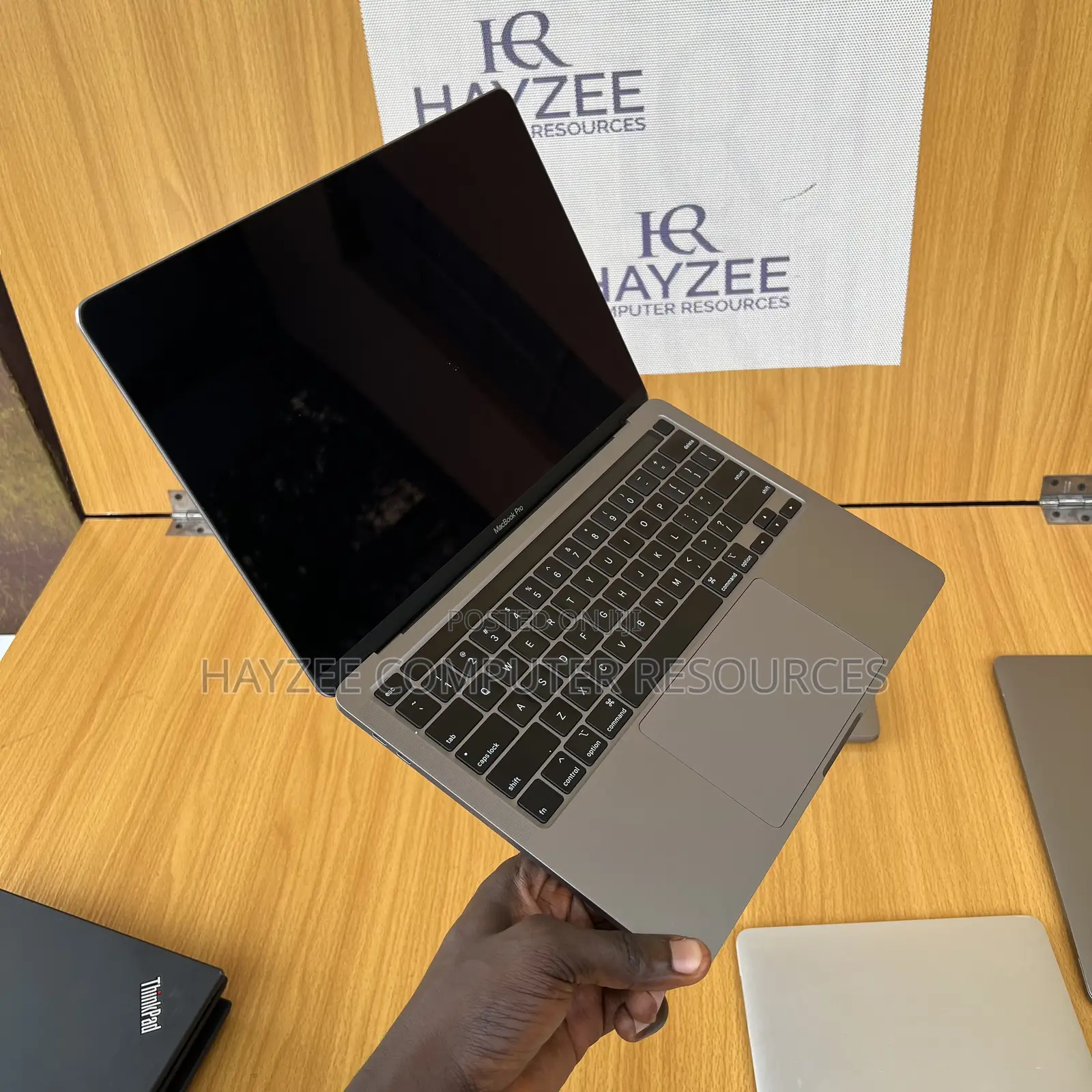 Laptop Apple MacBook Pro 2020 16GB Intel Core I7 SSD 512GB